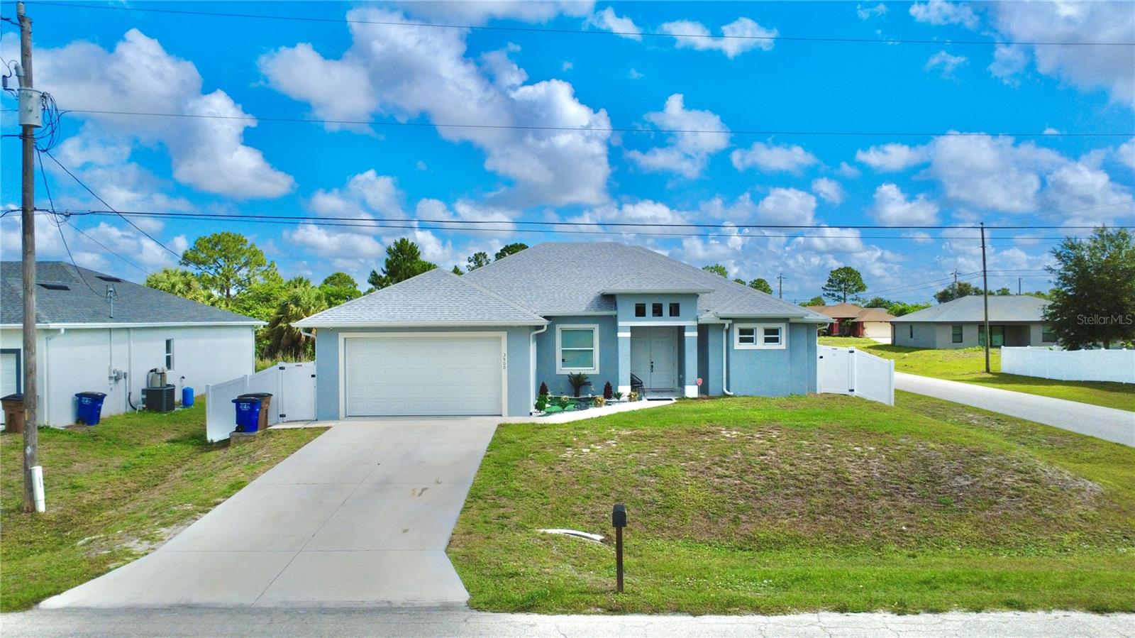 Single Family Residence em LEHIGH ACRES, FL - Daniel Dourado