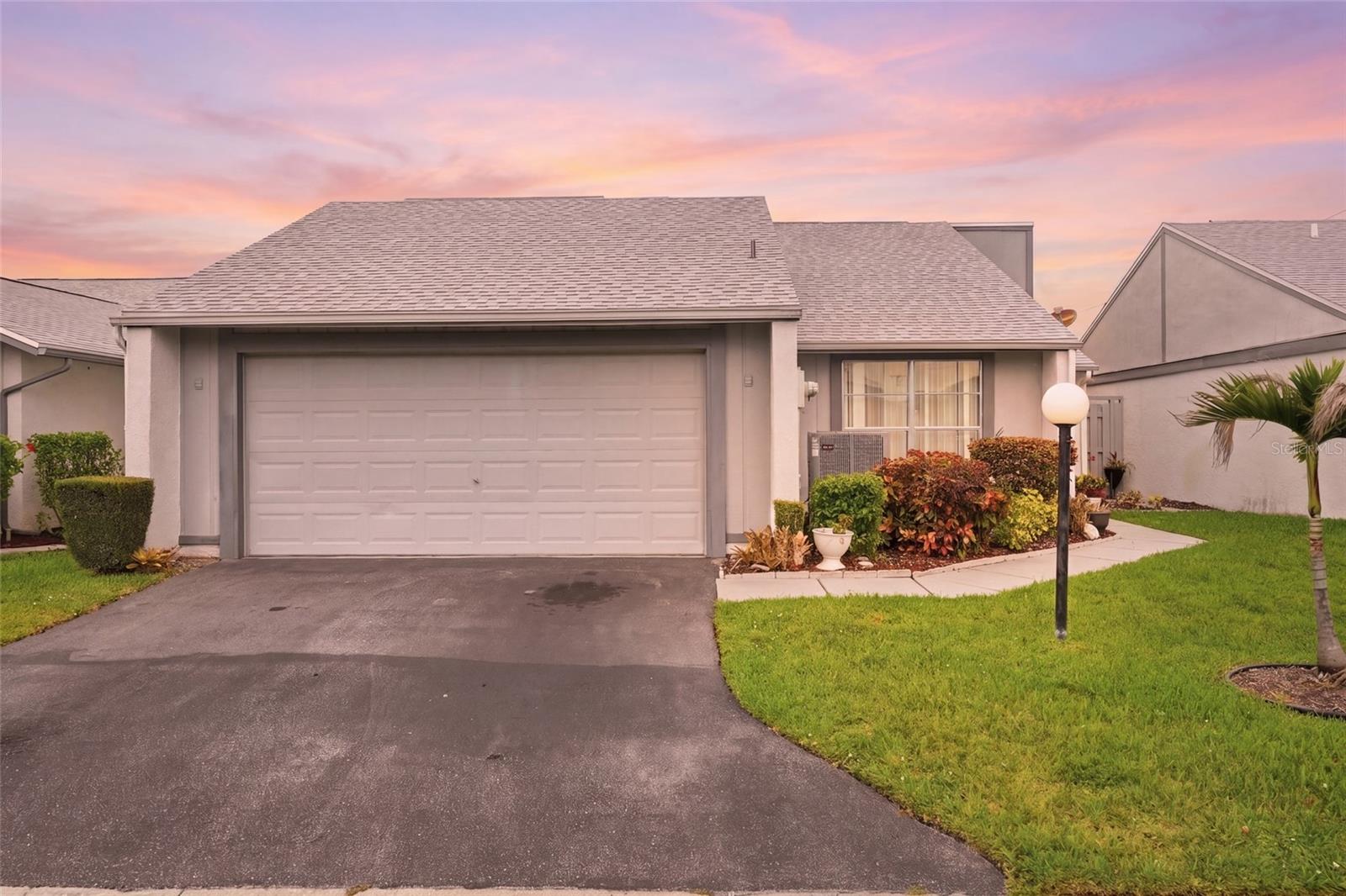 Single Family Residence em LEHIGH ACRES, FL - Daniel Dourado