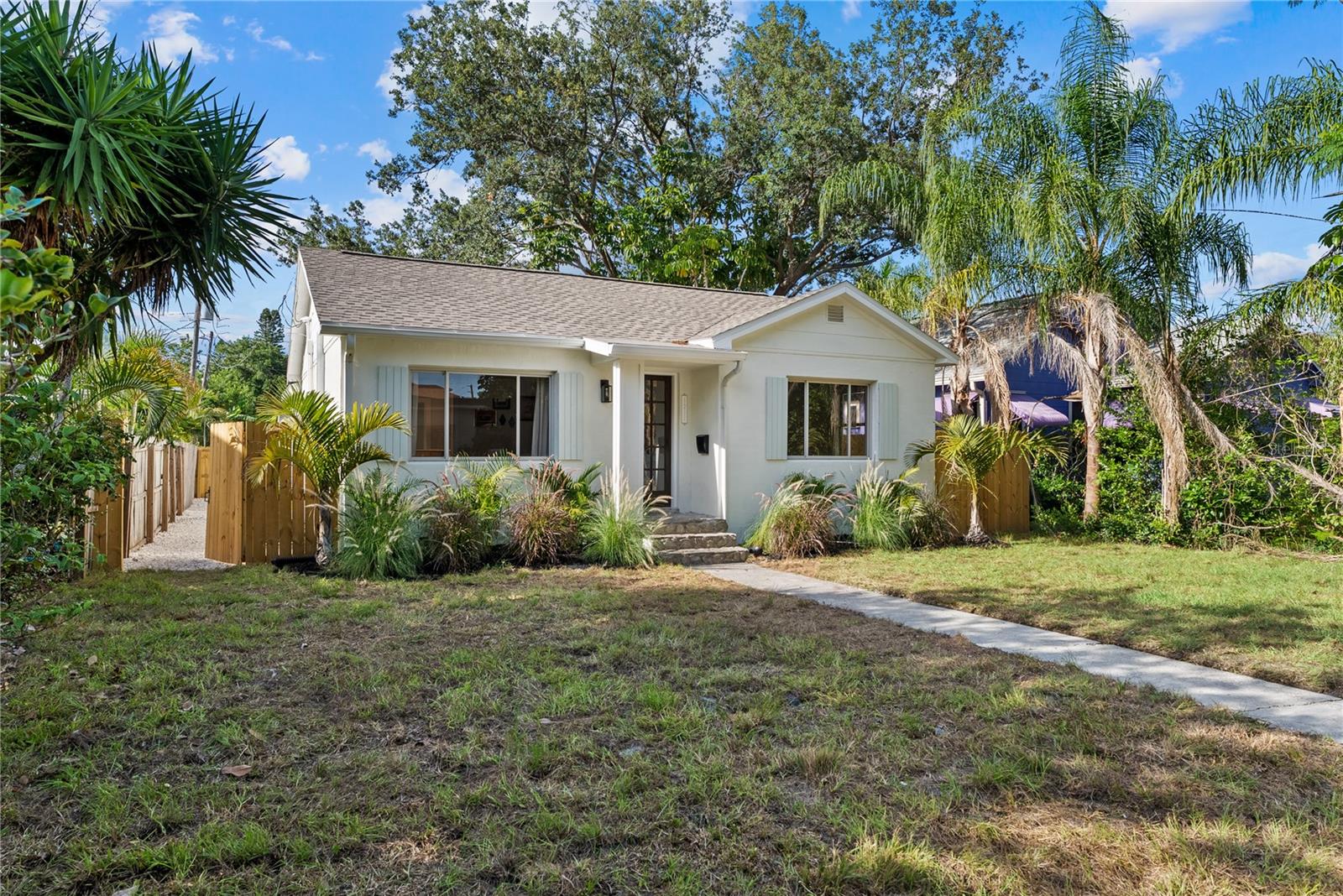 Single Family Residence em ST PETERSBURG, FL - Daniel Dourado