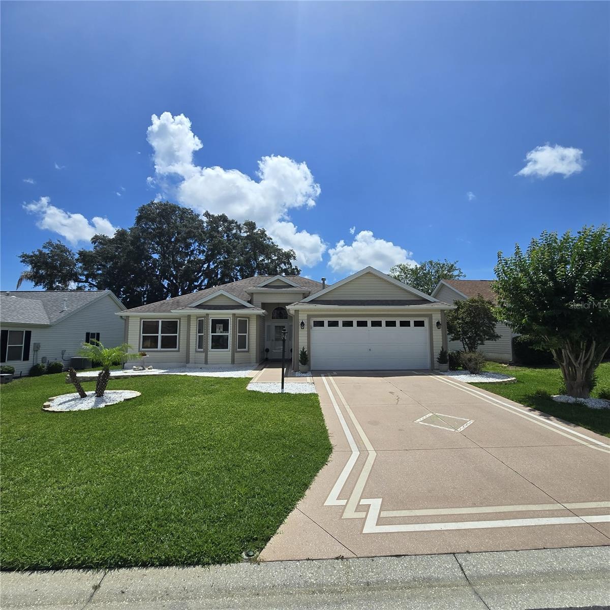 Single Family Residence in THE VILLAGES, FL - Daniel Dourado