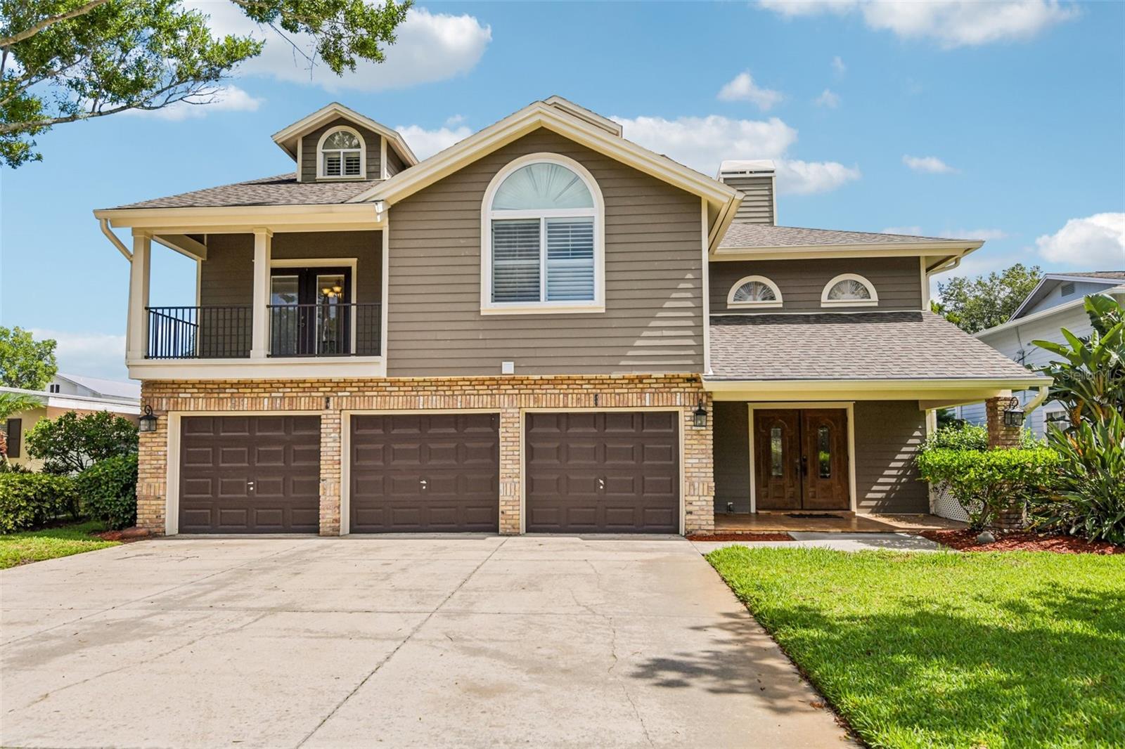 Single Family Residence em PALM HARBOR, FL - Daniel Dourado