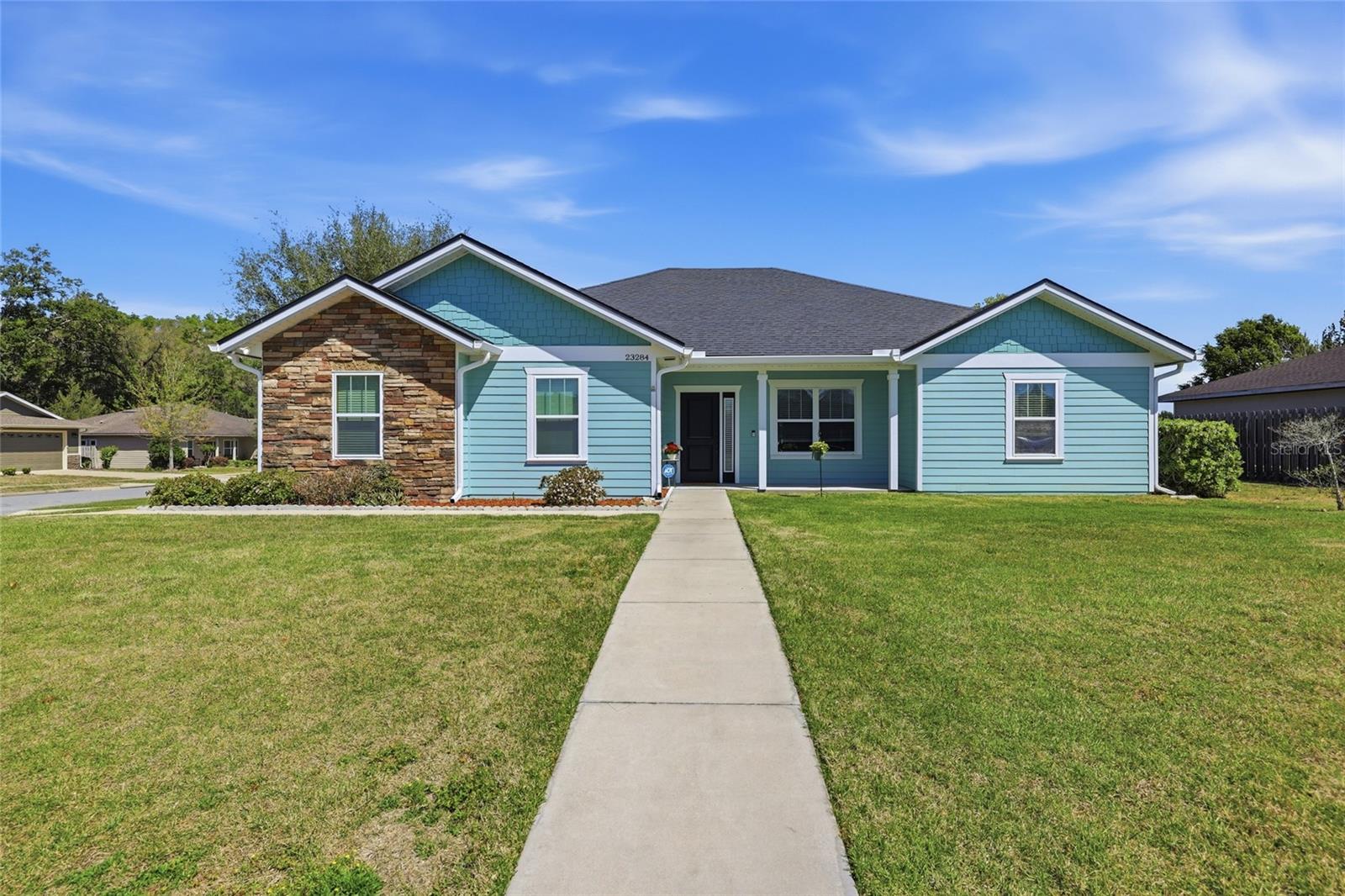 Single Family Residence em NEWBERRY, FL - Daniel Dourado