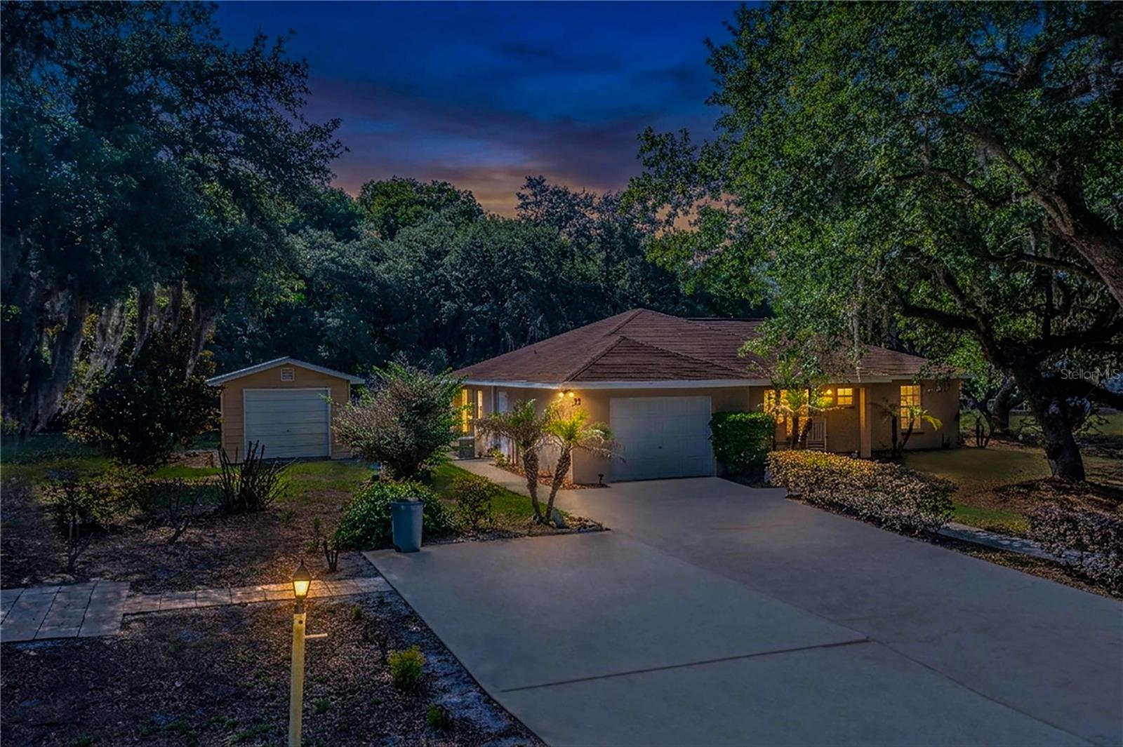 Single Family Residence in HAINES CITY, FL - Daniel Dourado