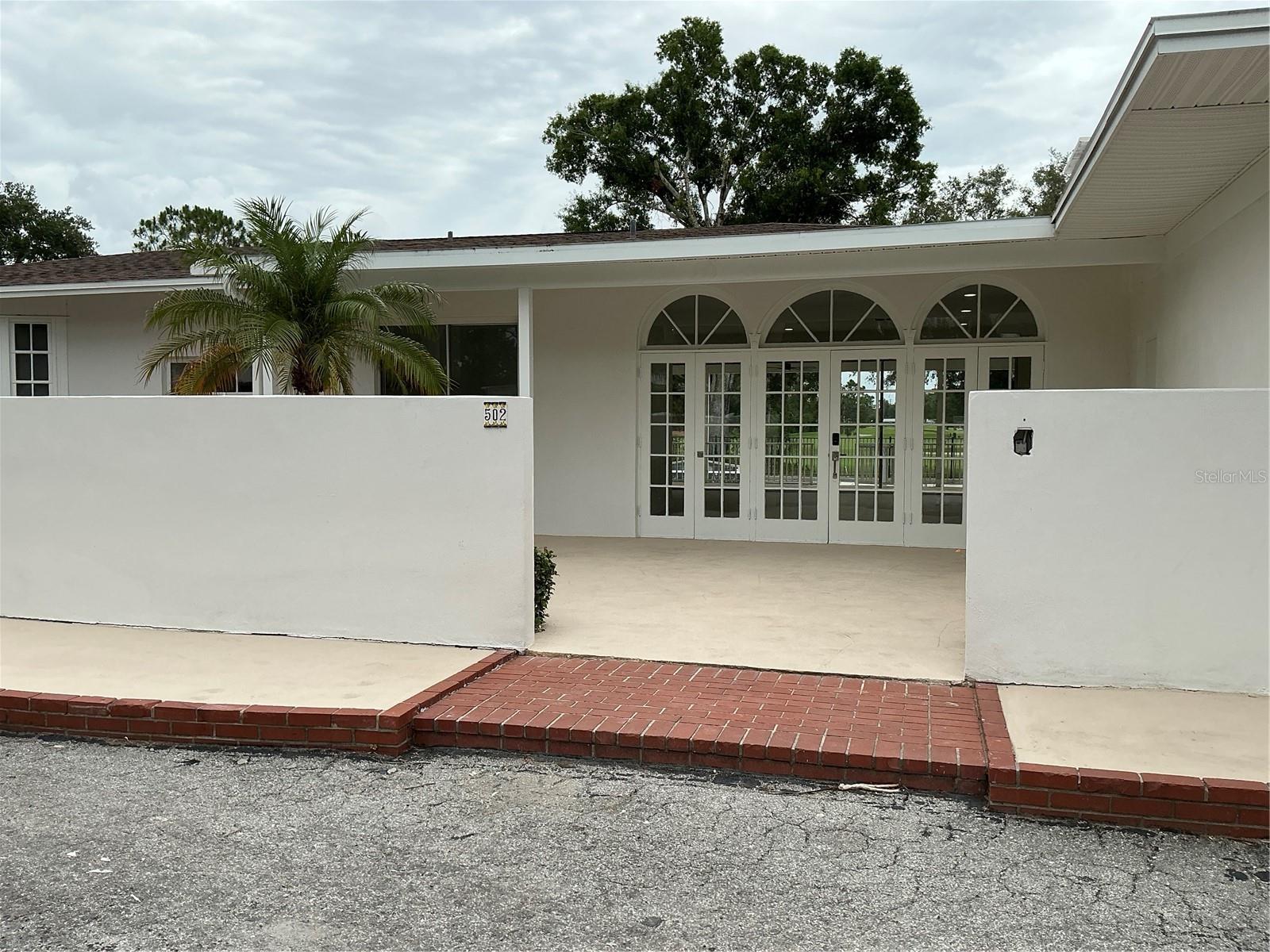 Single Family Residence in SARASOTA, FL - Daniel Dourado