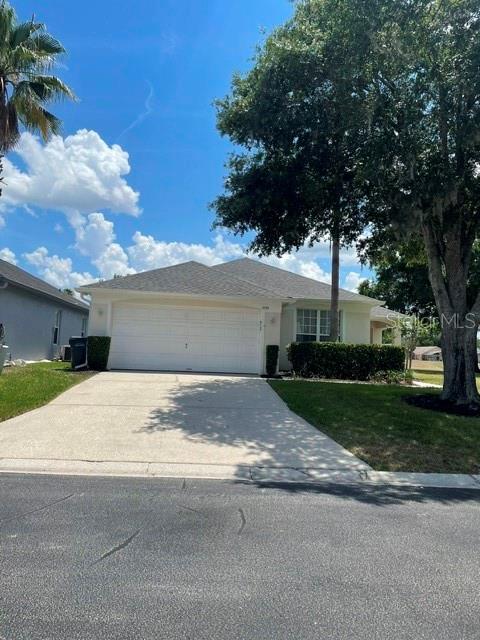 Single Family Residence in DAVENPORT, FL - Daniel Dourado