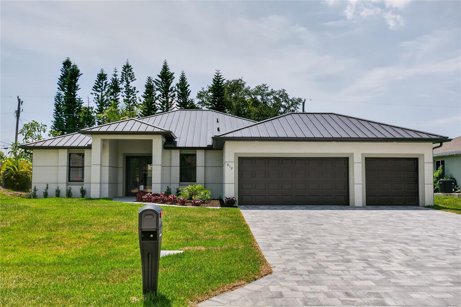 Single Family Residence em CAPE CORAL, FL - Daniel Dourado