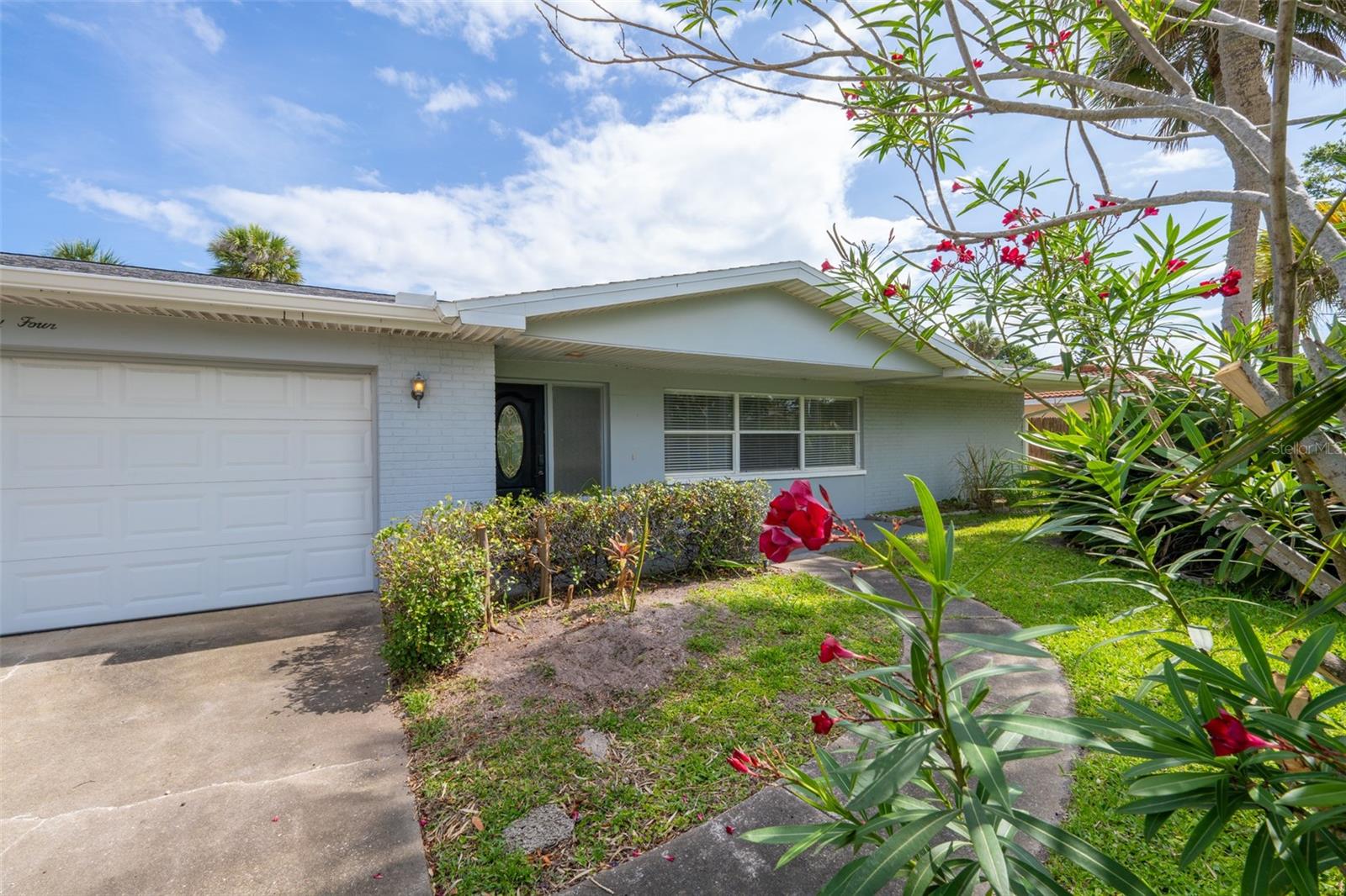 Single Family Residence em COCOA BEACH, FL - Daniel Dourado