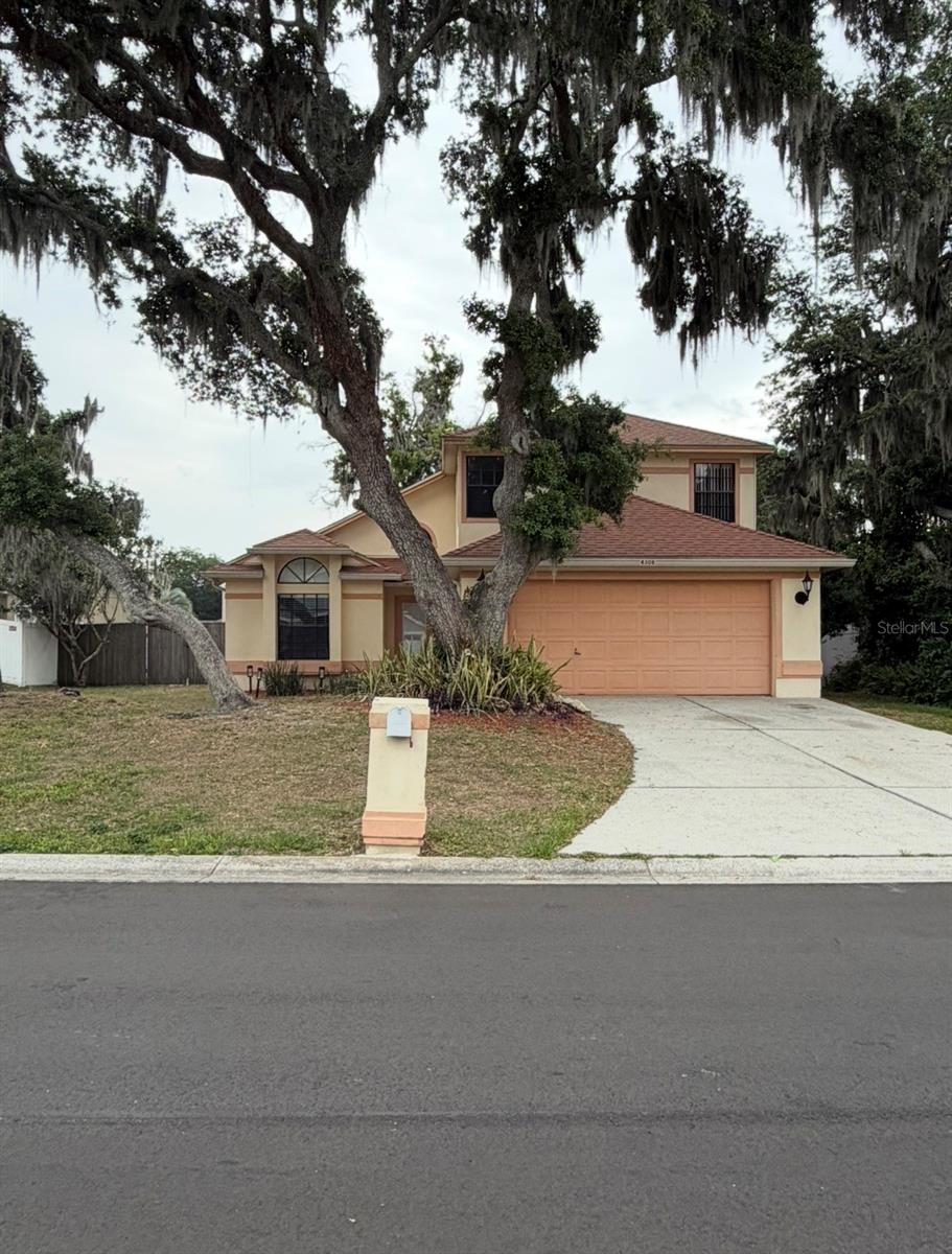 Single Family Residence em PLANT CITY, FL - Daniel Dourado