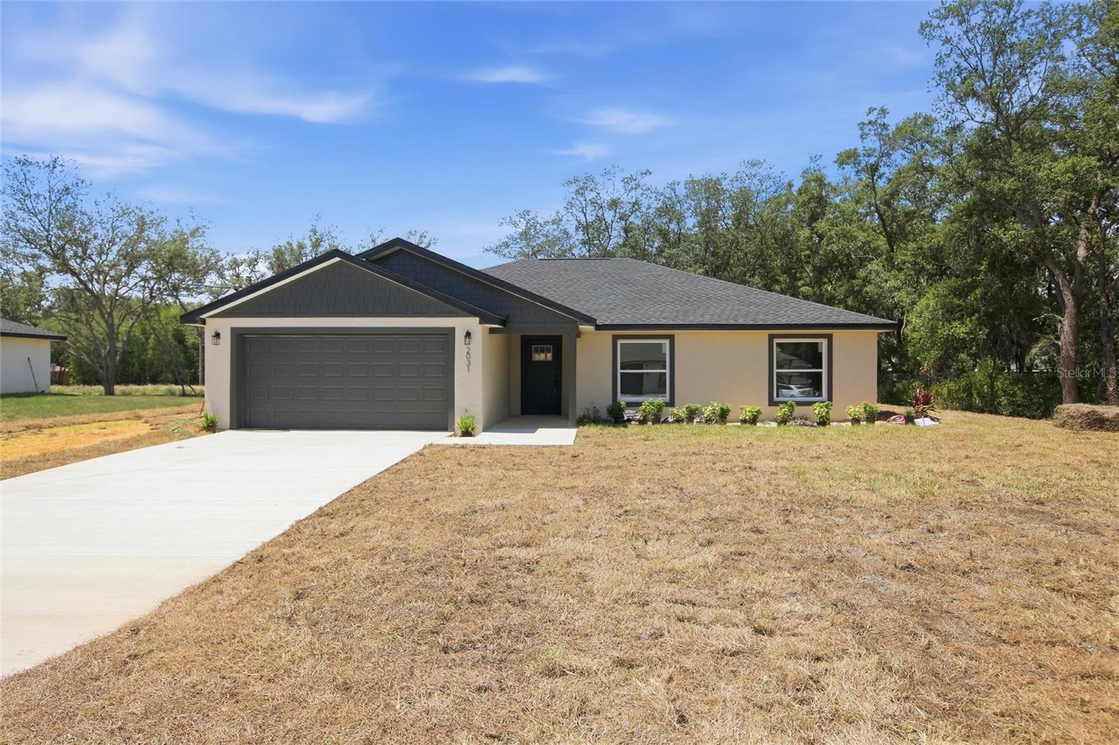 Single Family Residence in AVON PARK, FL - Daniel Dourado