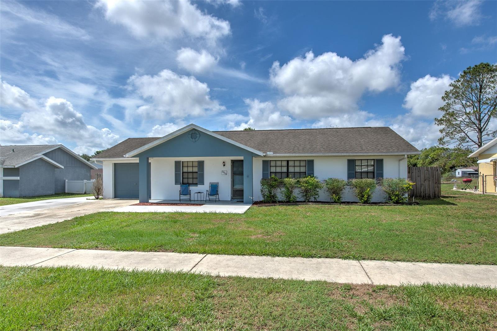 Single Family Residence em ZEPHYRHILLS, FL - Daniel Dourado