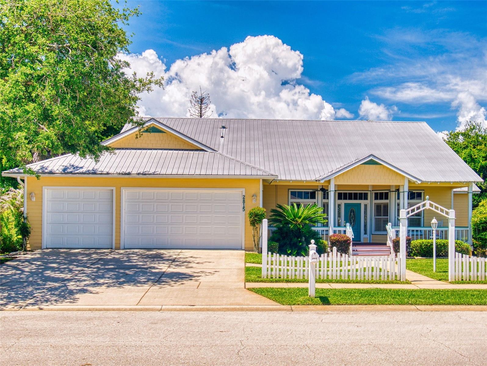 Single Family Residence in NEW SMYRNA BEACH, FL - Daniel Dourado