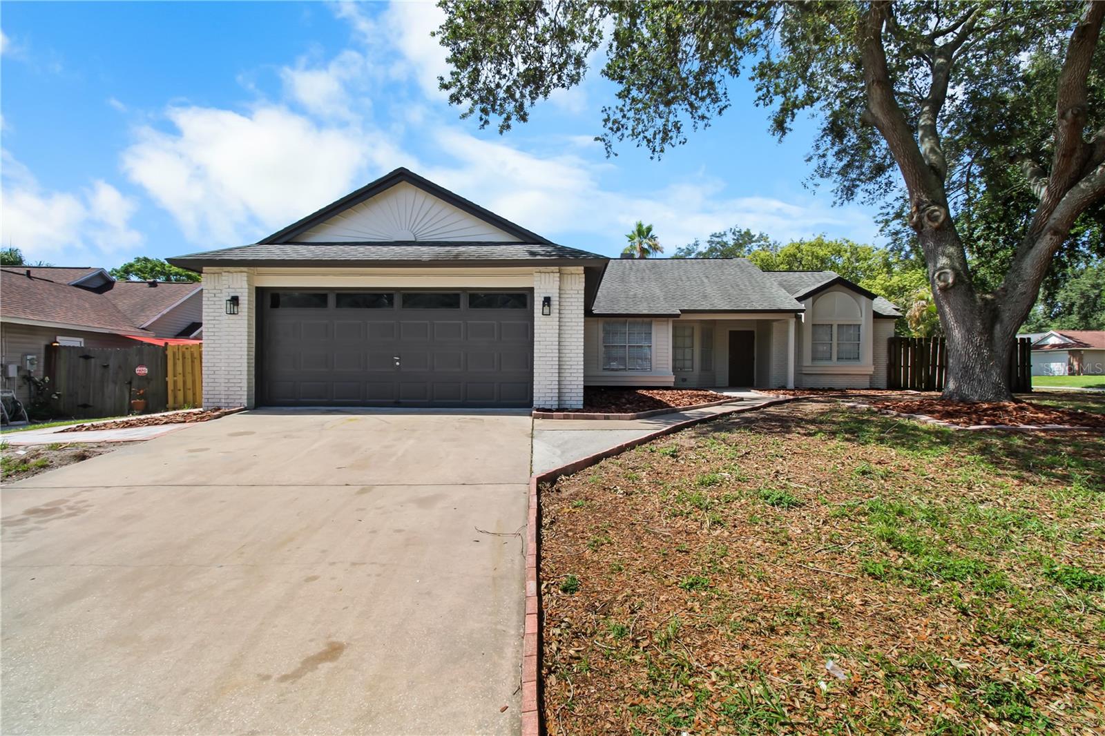 Single Family Residence em PALM HARBOR, FL - Daniel Dourado