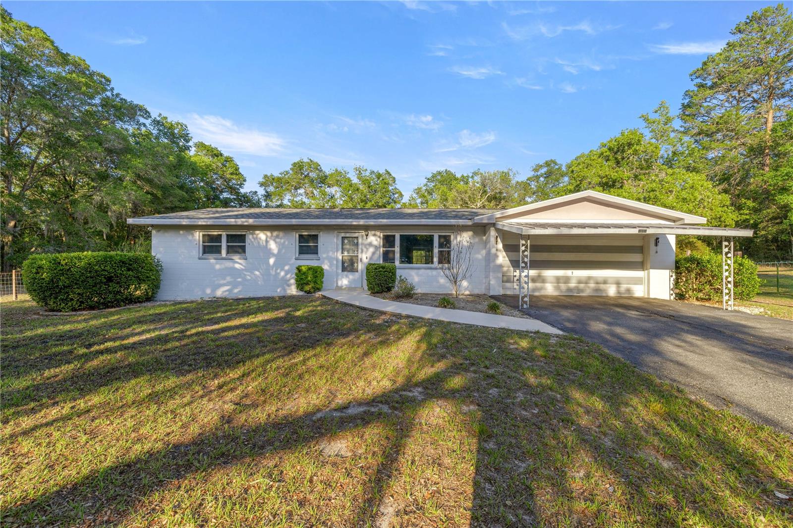 Single Family Residence em DUNNELLON, FL - Daniel Dourado