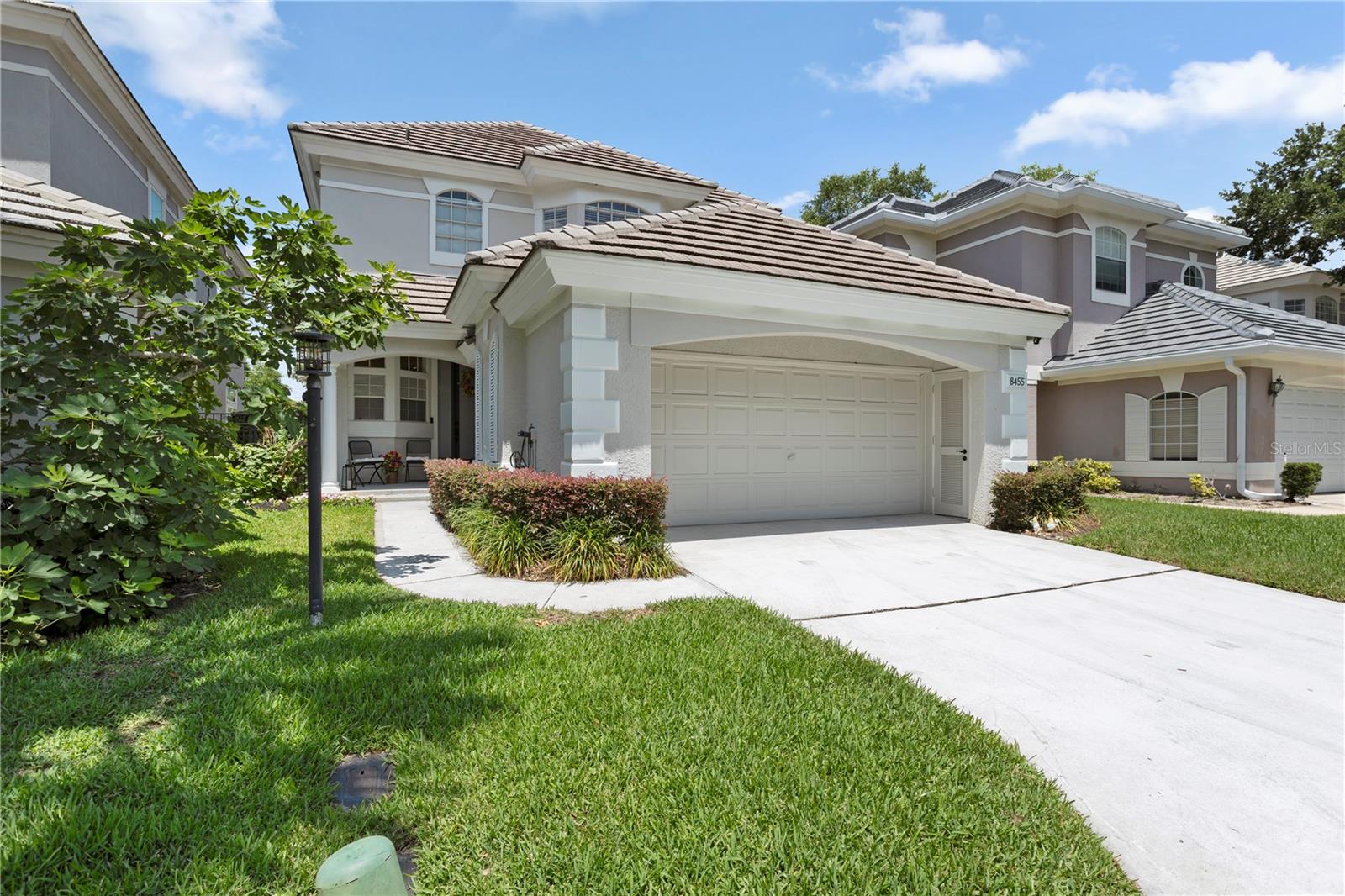 Single Family Residence in ORLANDO, FL - Daniel Dourado