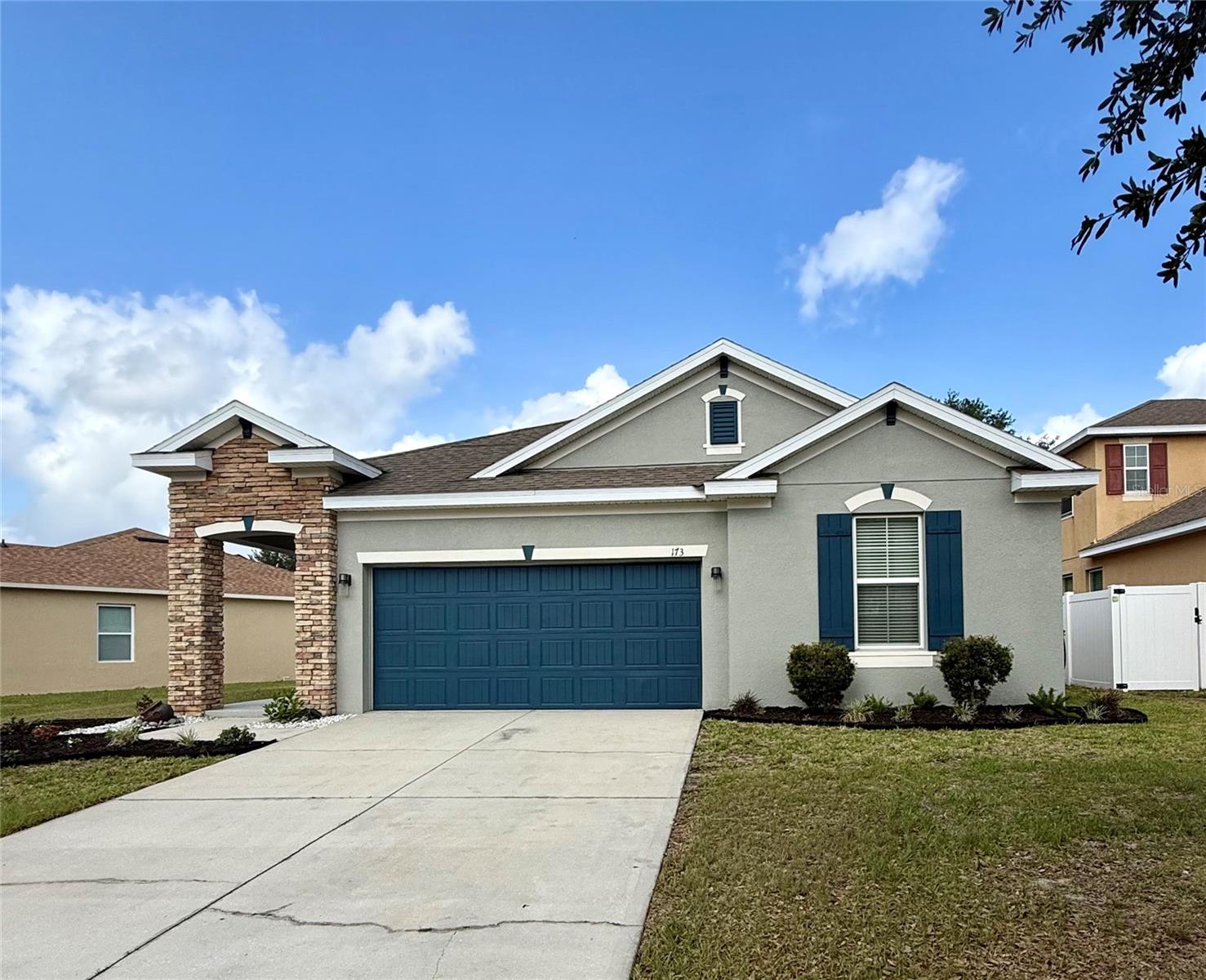 Single Family Residence in HAINES CITY, FL - Daniel Dourado