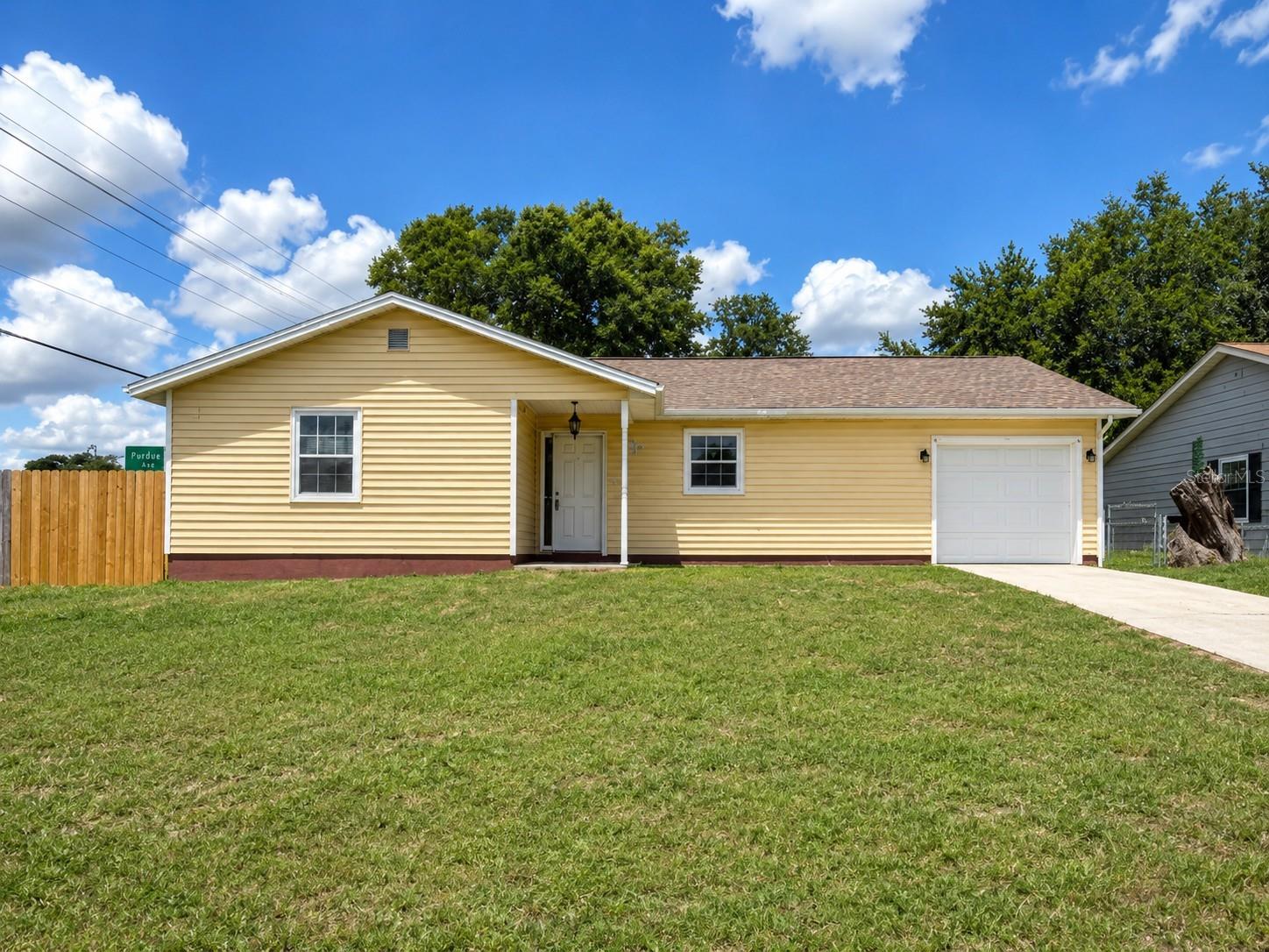 Single Family Residence in LAKELAND, FL - Daniel Dourado