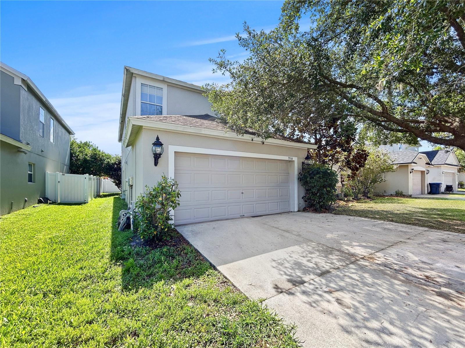 Single Family Residence in NEW PORT RICHEY, FL - Daniel Dourado