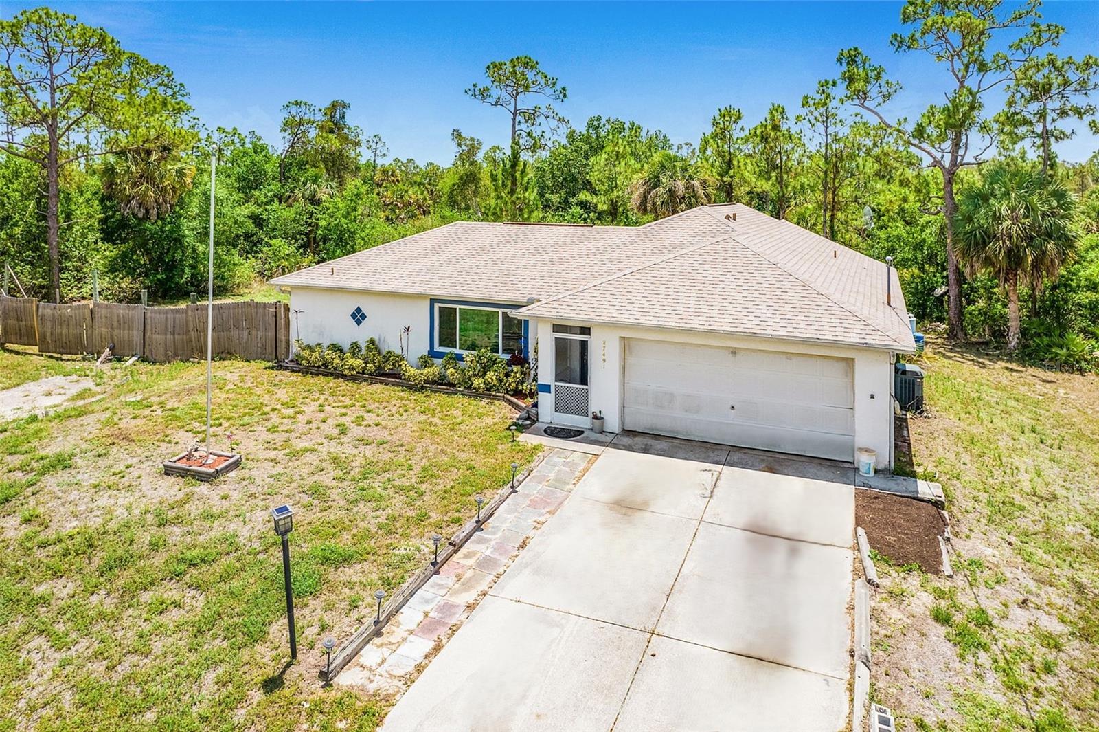 Single Family Residence in PUNTA GORDA, FL - Daniel Dourado