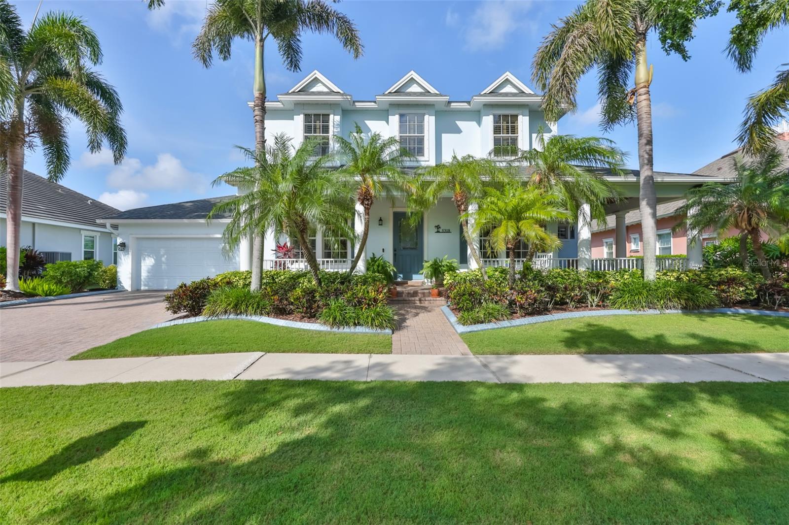 Single Family Residence in APOLLO BEACH, FL - Daniel Dourado