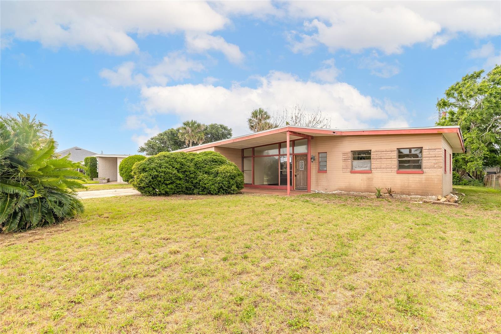 Single Family Residence em DAYTONA BEACH, FL - Daniel Dourado