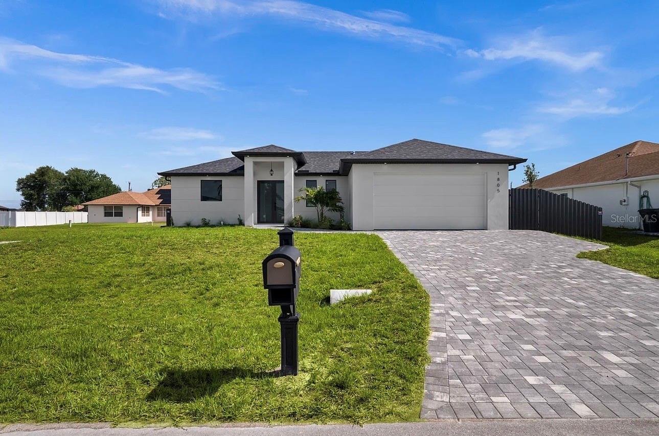 Single Family Residence em CAPE CORAL, FL - Daniel Dourado