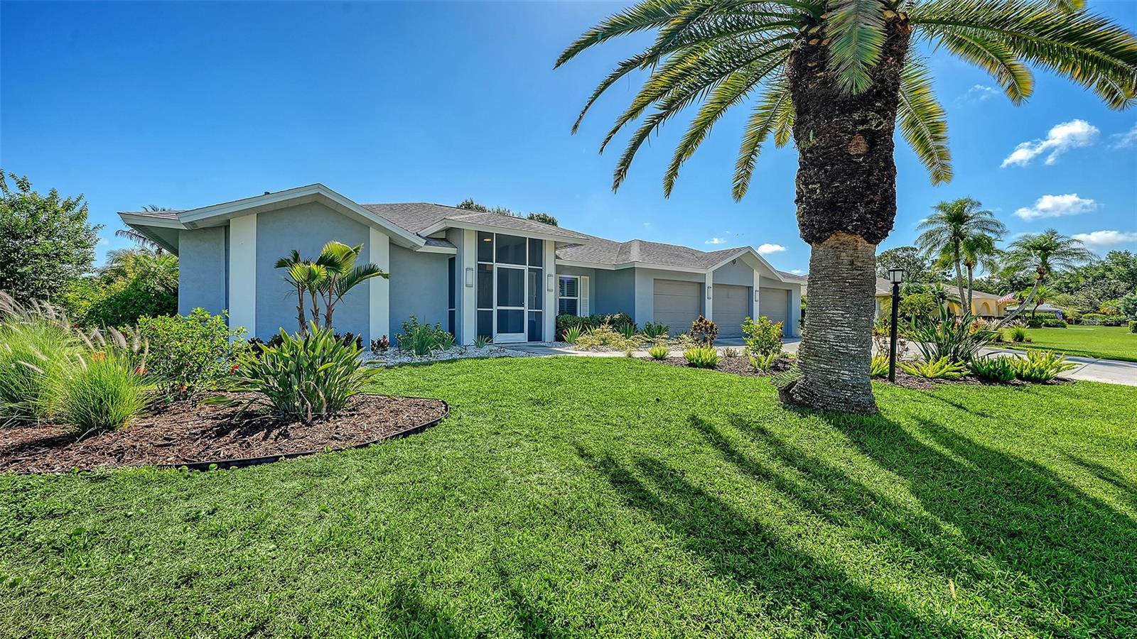 Single Family Residence in SARASOTA, FL - Daniel Dourado
