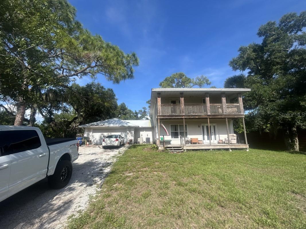 Single Family Residence in SARASOTA, FL - Daniel Dourado