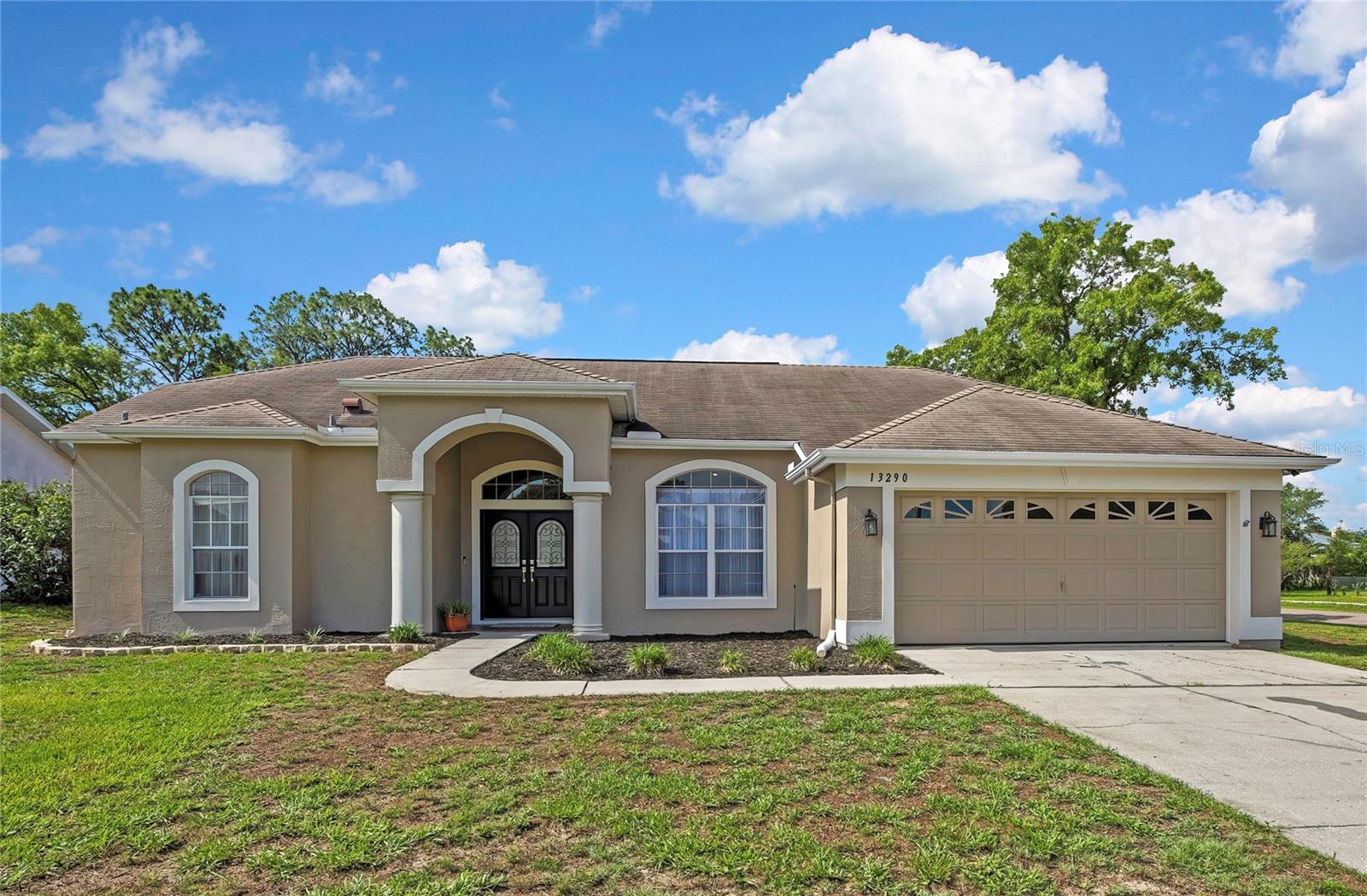 Single Family Residence em SPRING HILL, FL - Daniel Dourado