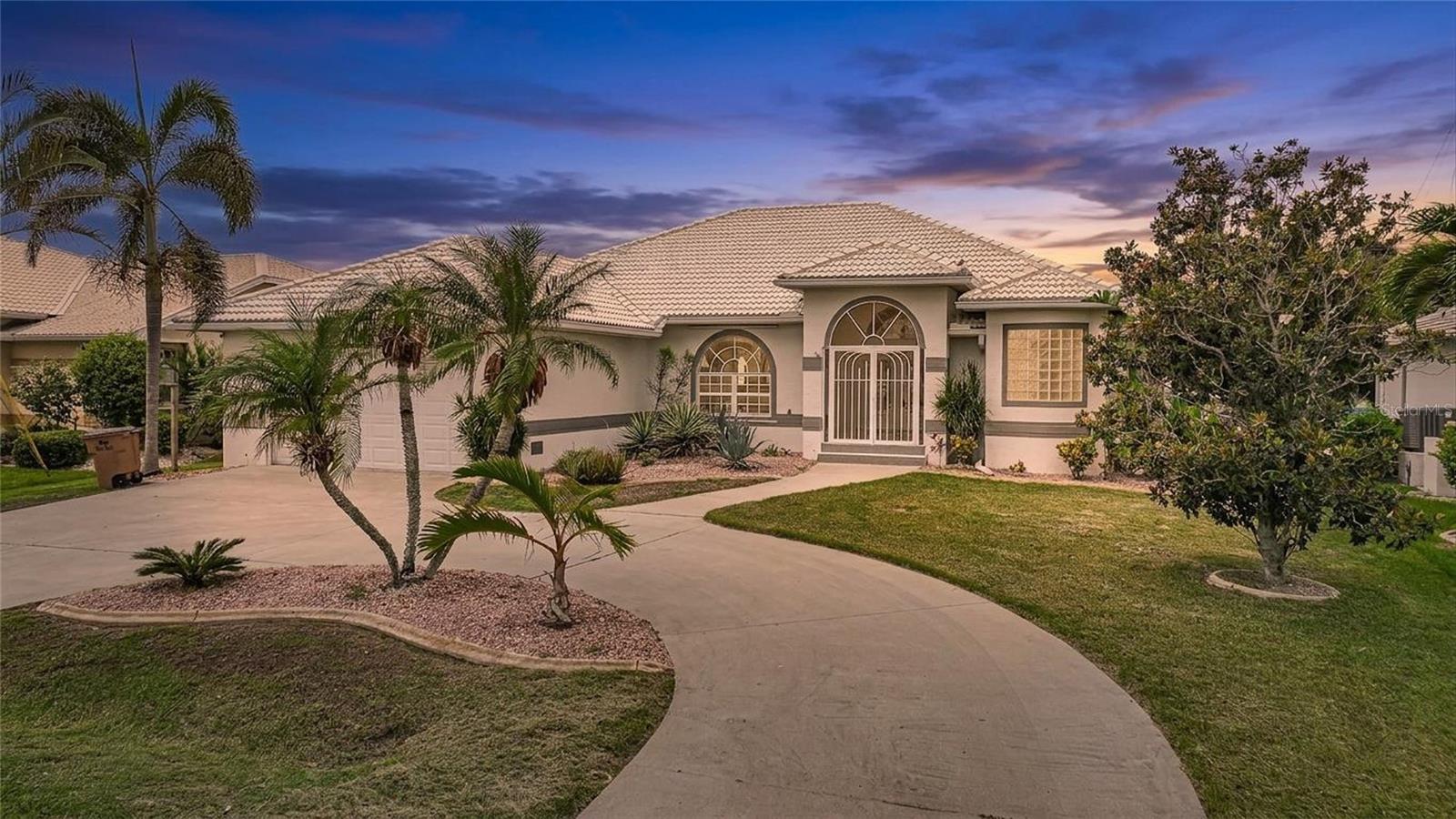 Single Family Residence in PUNTA GORDA, FL - Daniel Dourado