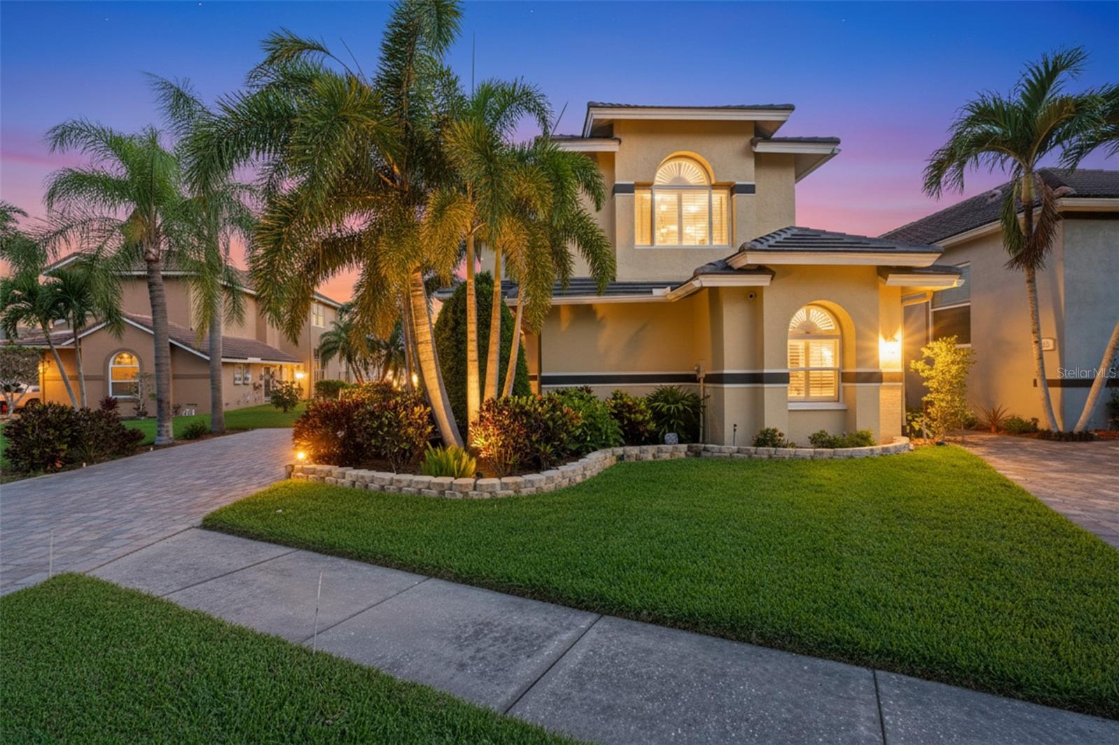 Single Family Residence in APOLLO BEACH, FL - Daniel Dourado