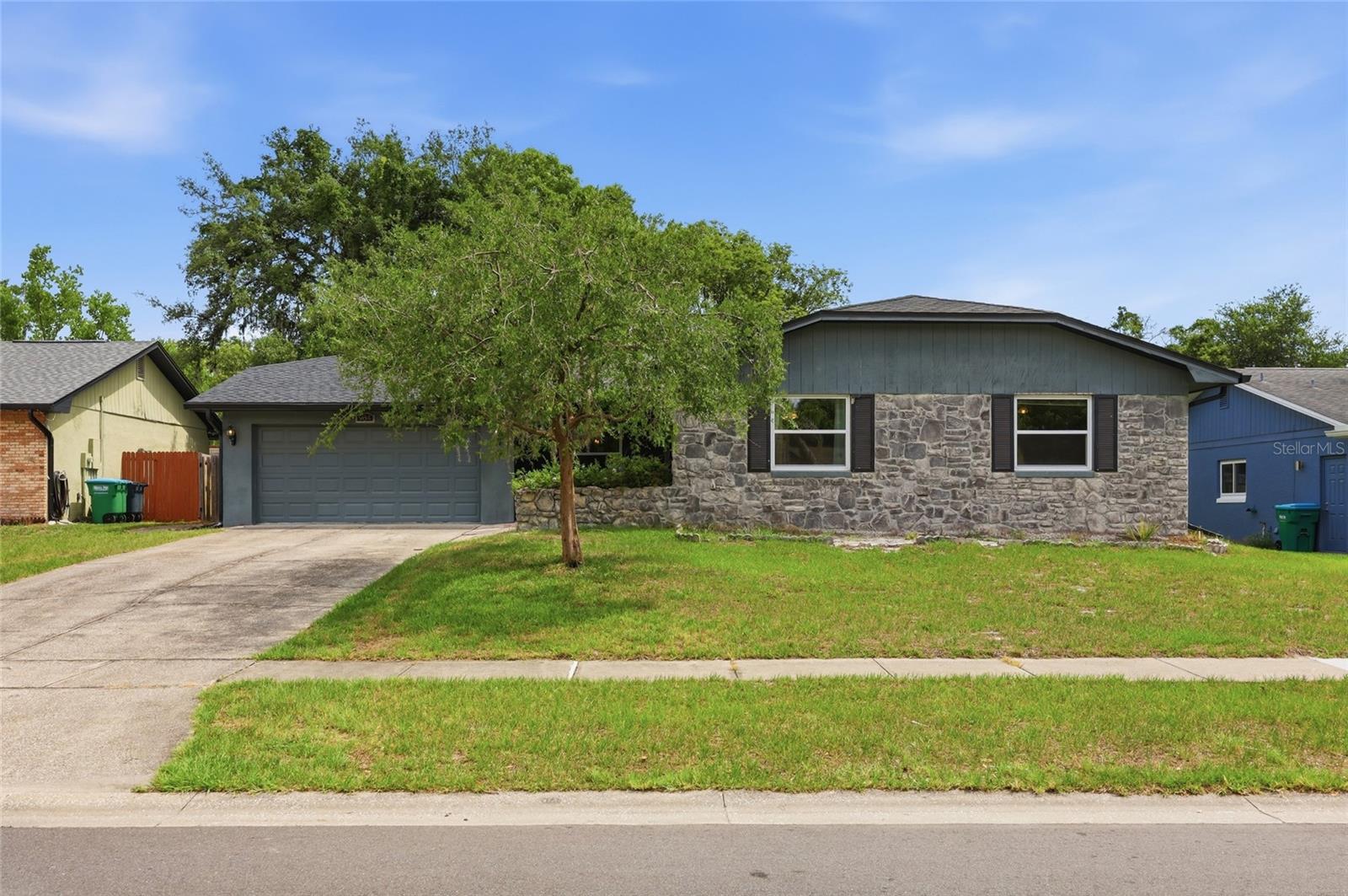 Single Family Residence em WINTER SPRINGS, FL - Daniel Dourado