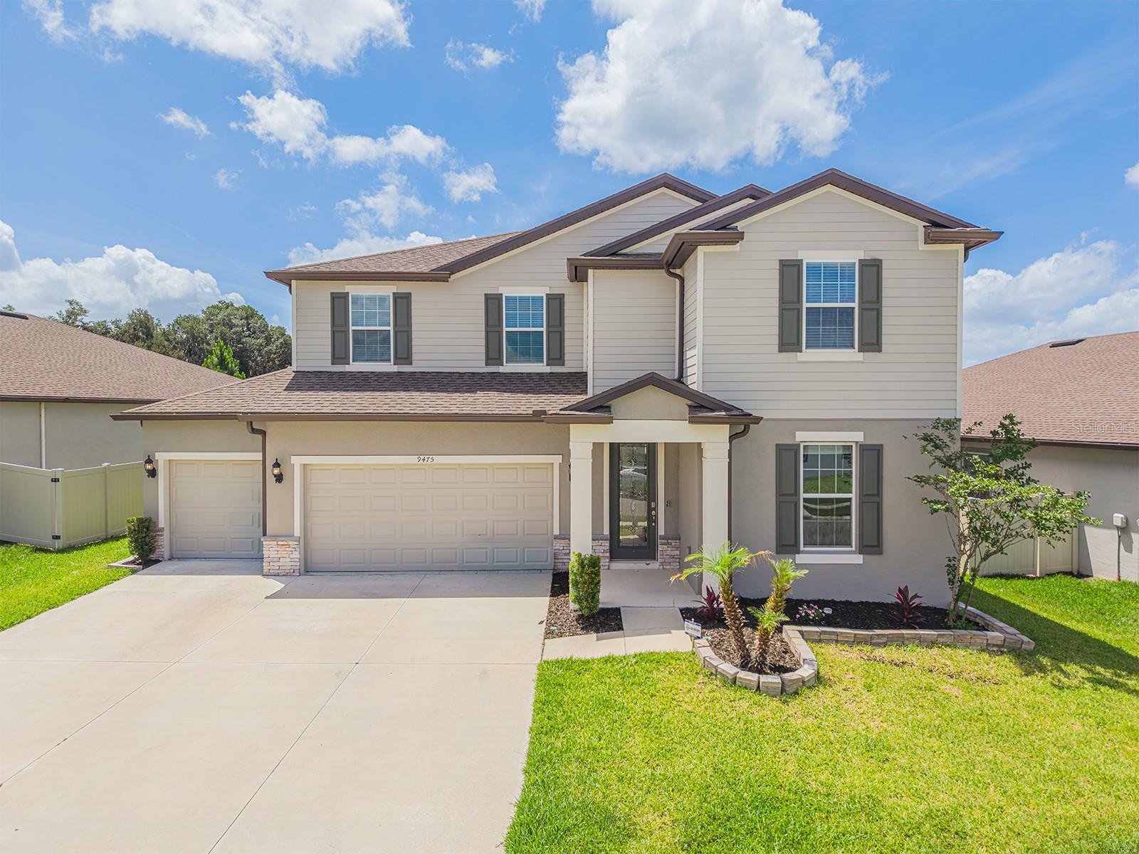 Single Family Residence in WESLEY CHAPEL, FL - Daniel Dourado