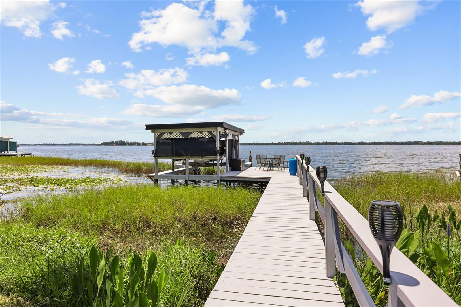 Single Family Residence in TAVARES, FL - Daniel Dourado