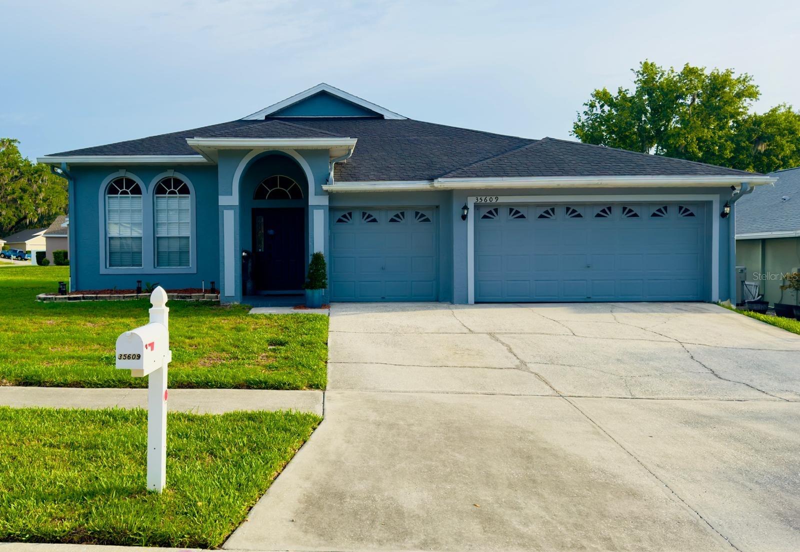 Single Family Residence em ZEPHYRHILLS, FL - Daniel Dourado