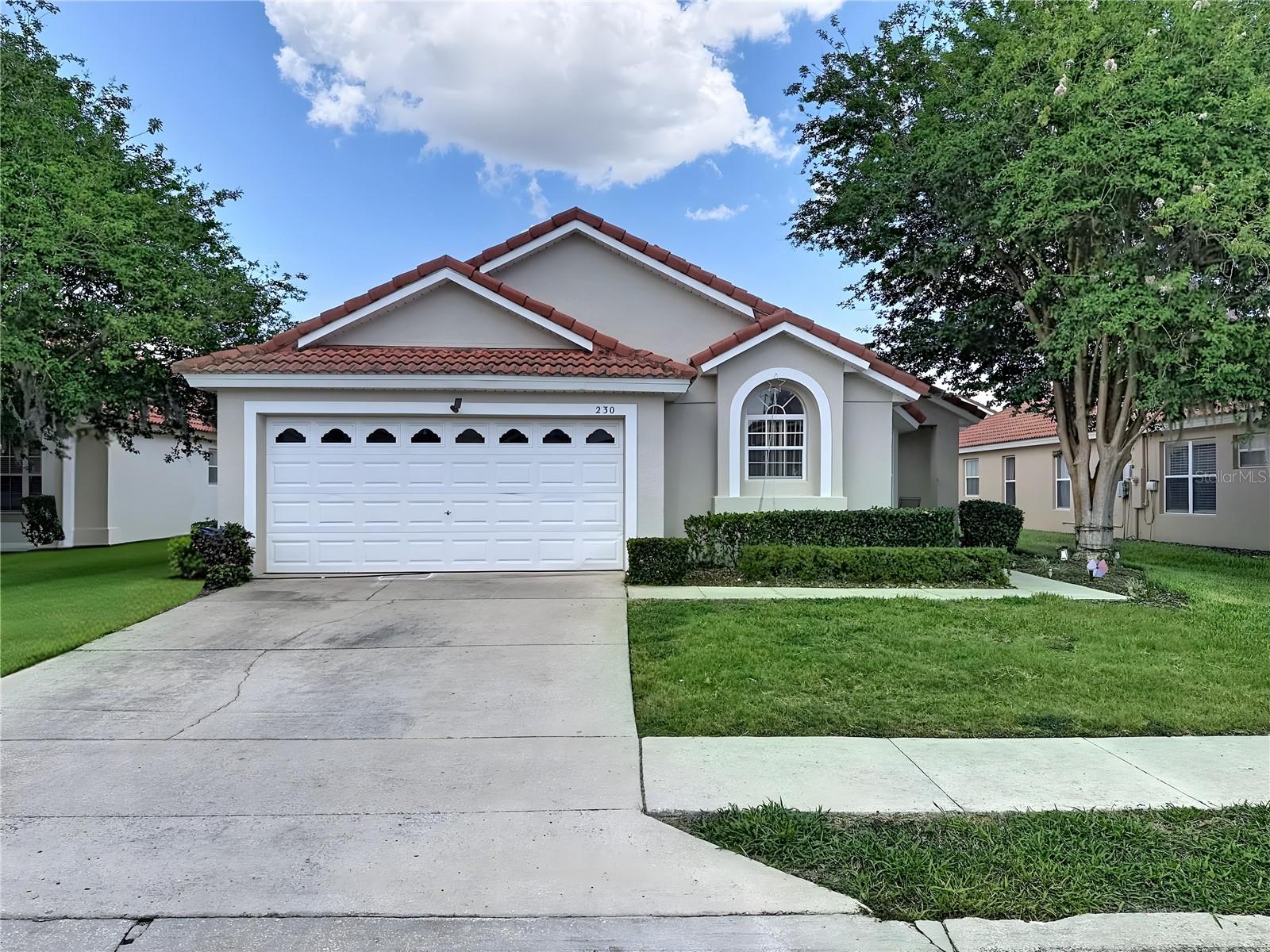 Single Family Residence in DAVENPORT, FL - Daniel Dourado