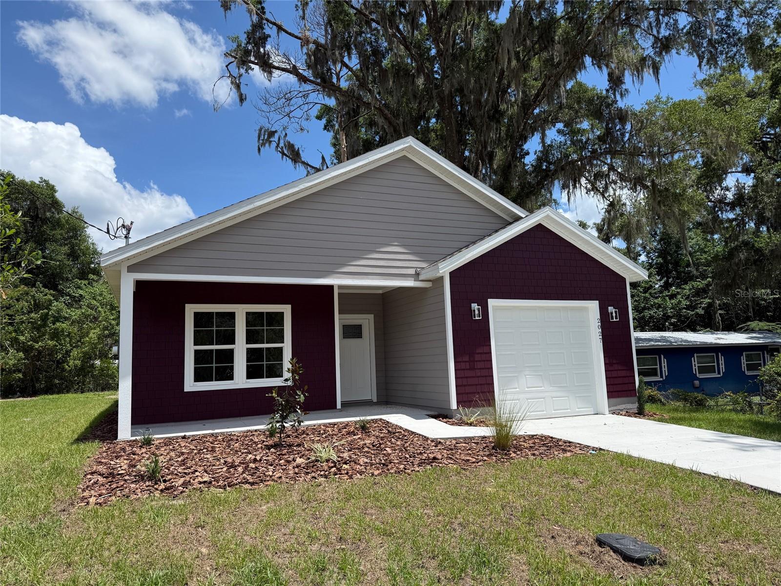Single Family Residence in GAINESVILLE, FL - Daniel Dourado
