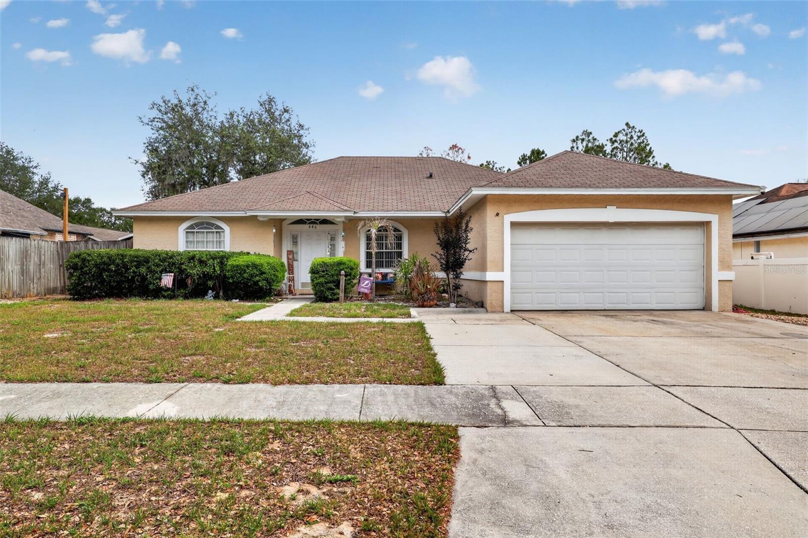Single Family Residence in BRANDON, FL - Daniel Dourado