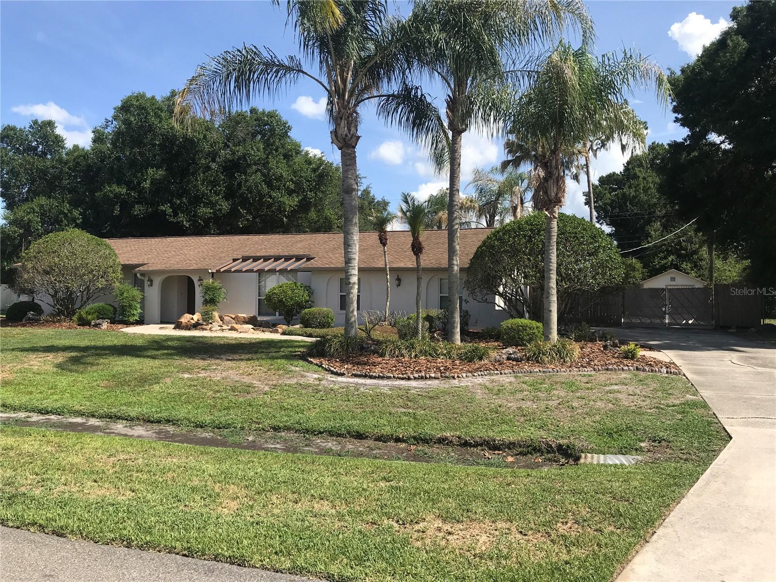 Single Family Residence in MULBERRY, FL - Daniel Dourado