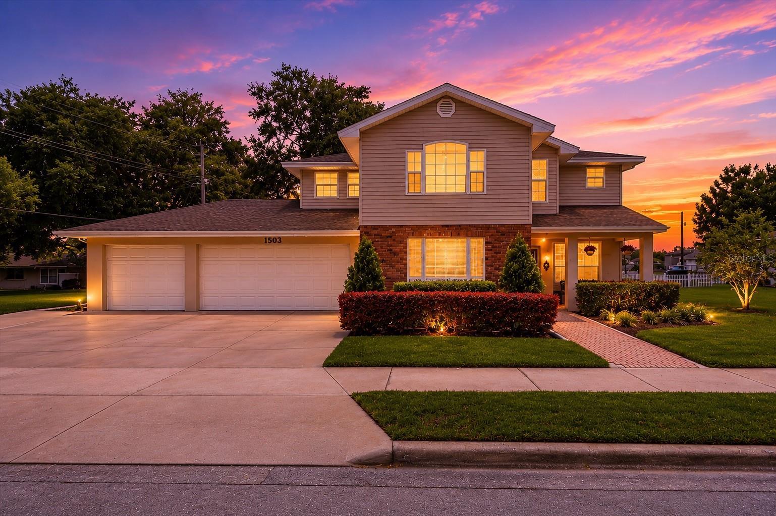 Single Family Residence in AUBURNDALE, FL - Daniel Dourado