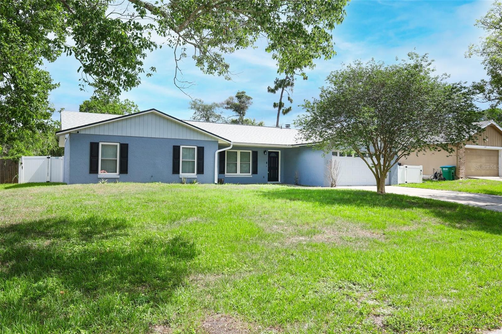 Single Family Residence in DELTONA, FL - Daniel Dourado