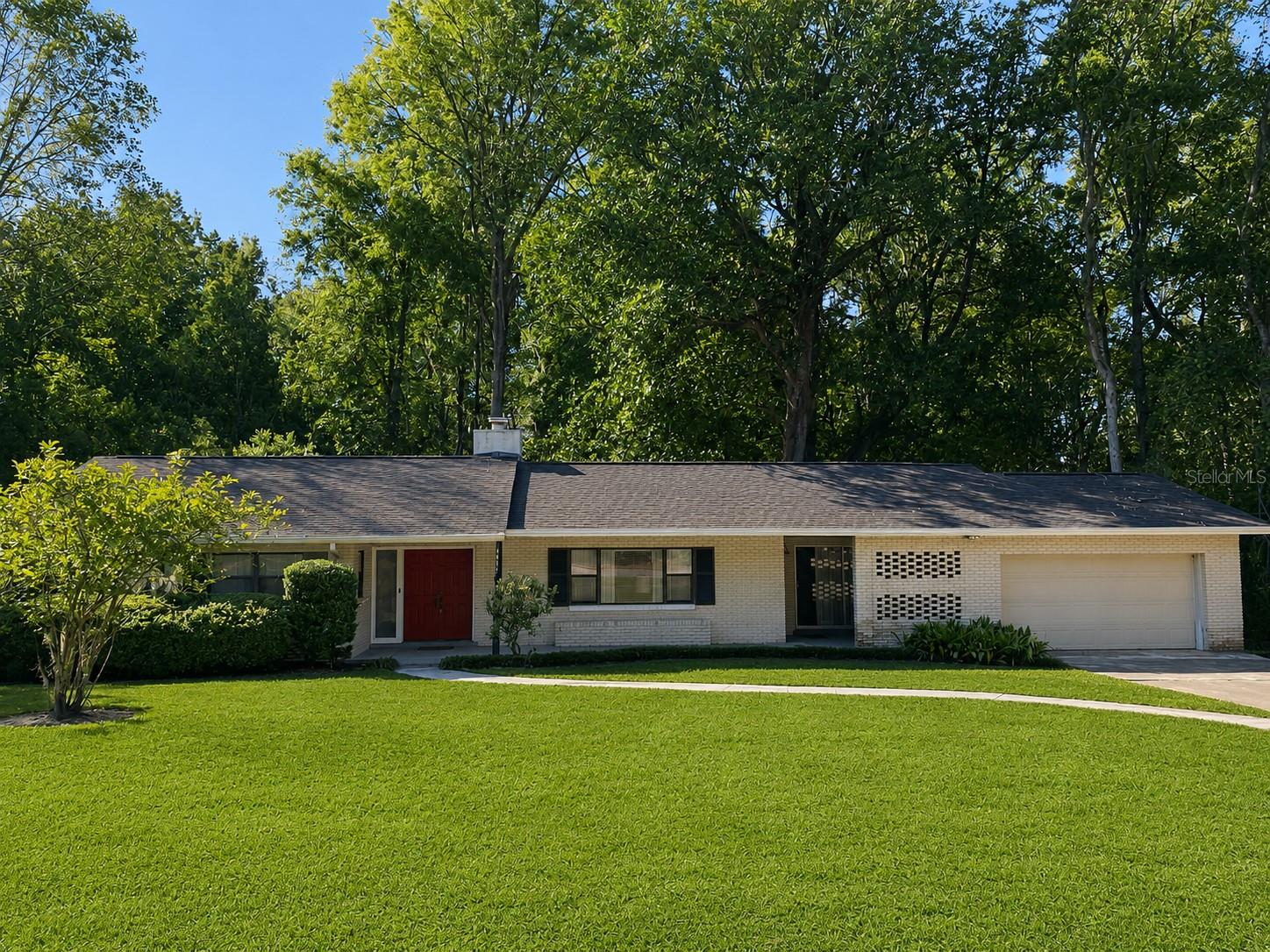 Single Family Residence in GAINESVILLE, FL - Daniel Dourado