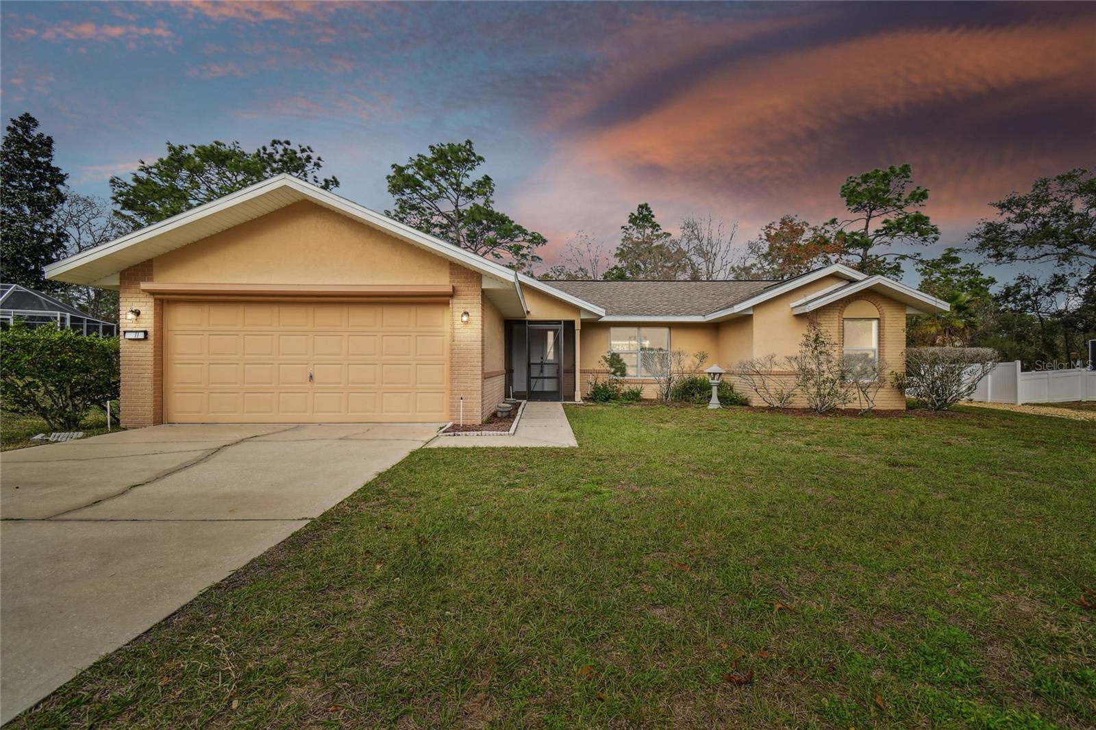 Single Family Residence in HOMOSASSA, FL - Daniel Dourado