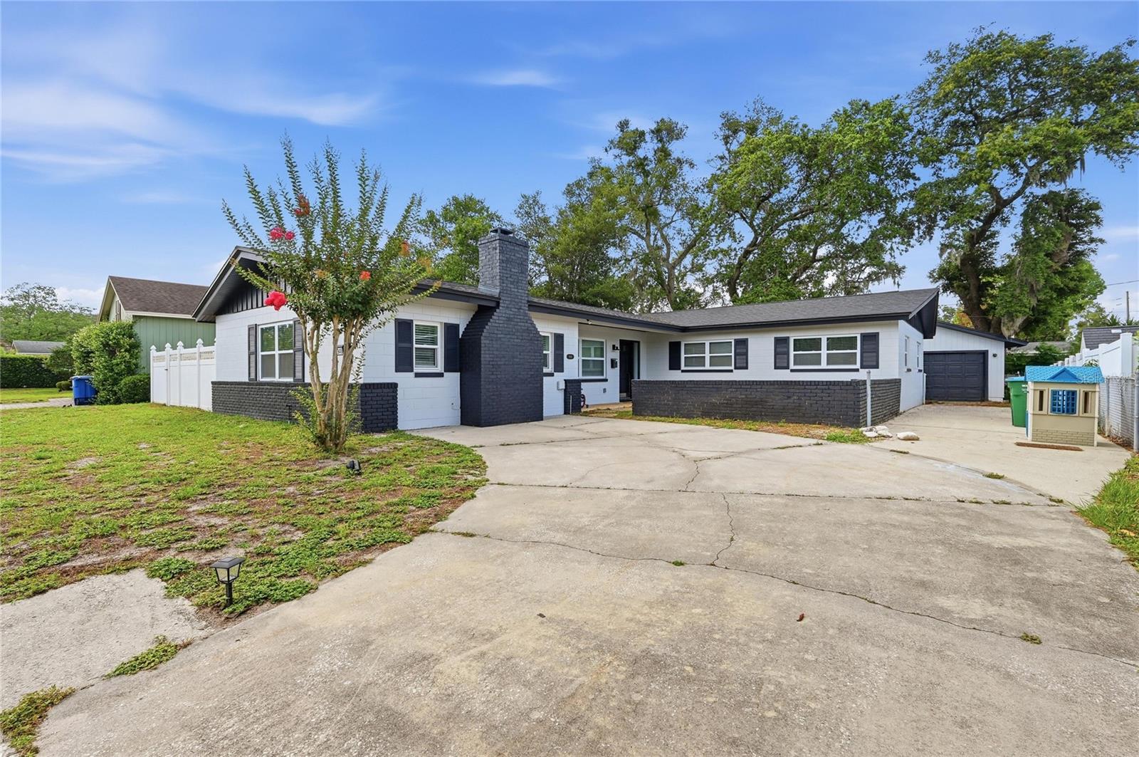 Single Family Residence in WINTER PARK, FL - Daniel Dourado