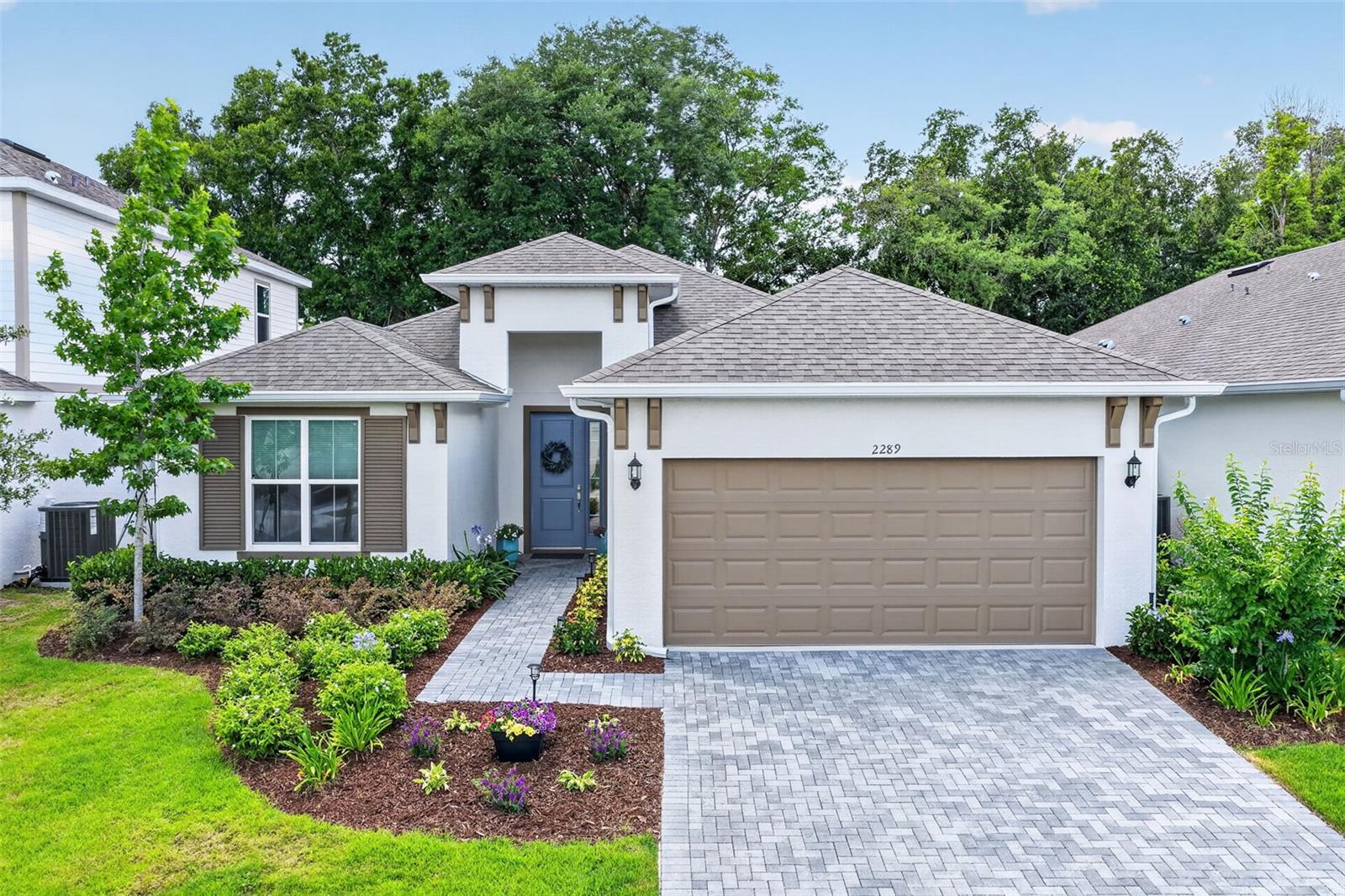 Single Family Residence in MOUNT DORA, FL - Daniel Dourado