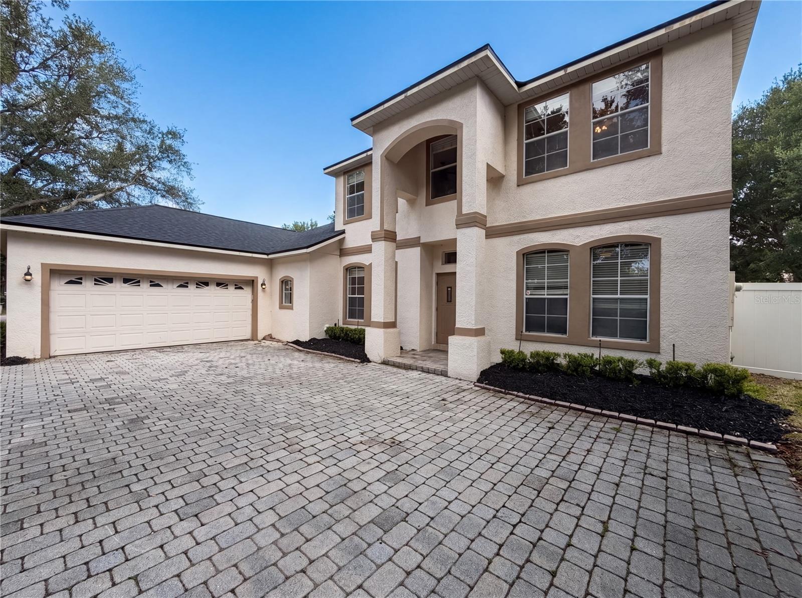 Single Family Residence in APOPKA, FL - Daniel Dourado