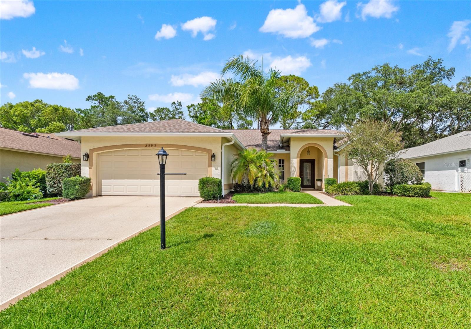 Single Family Residence em SPRING HILL, FL - Daniel Dourado