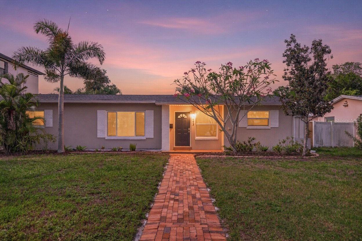Single Family Residence em ST PETERSBURG, FL - Daniel Dourado