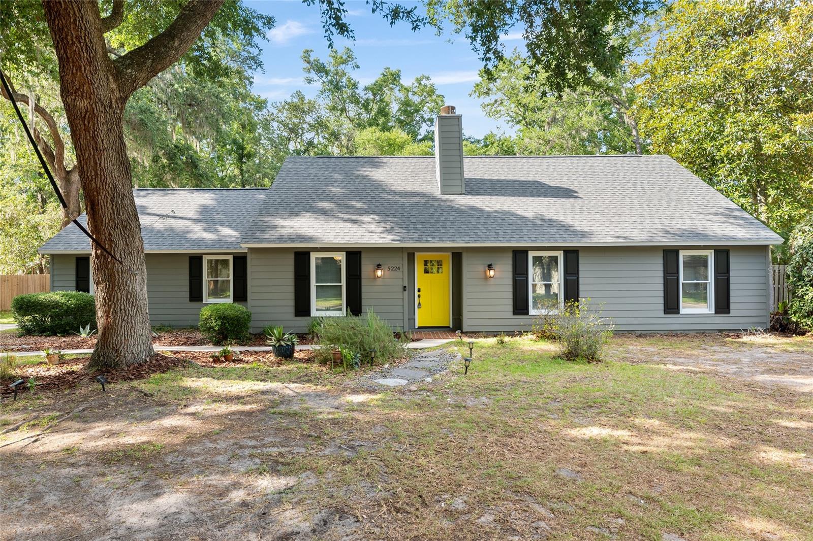 Single Family Residence in GAINESVILLE, FL - Daniel Dourado