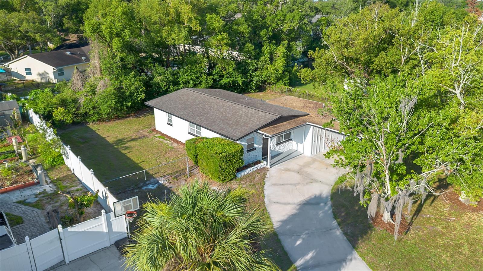 Single Family Residence in APOPKA, FL - Daniel Dourado