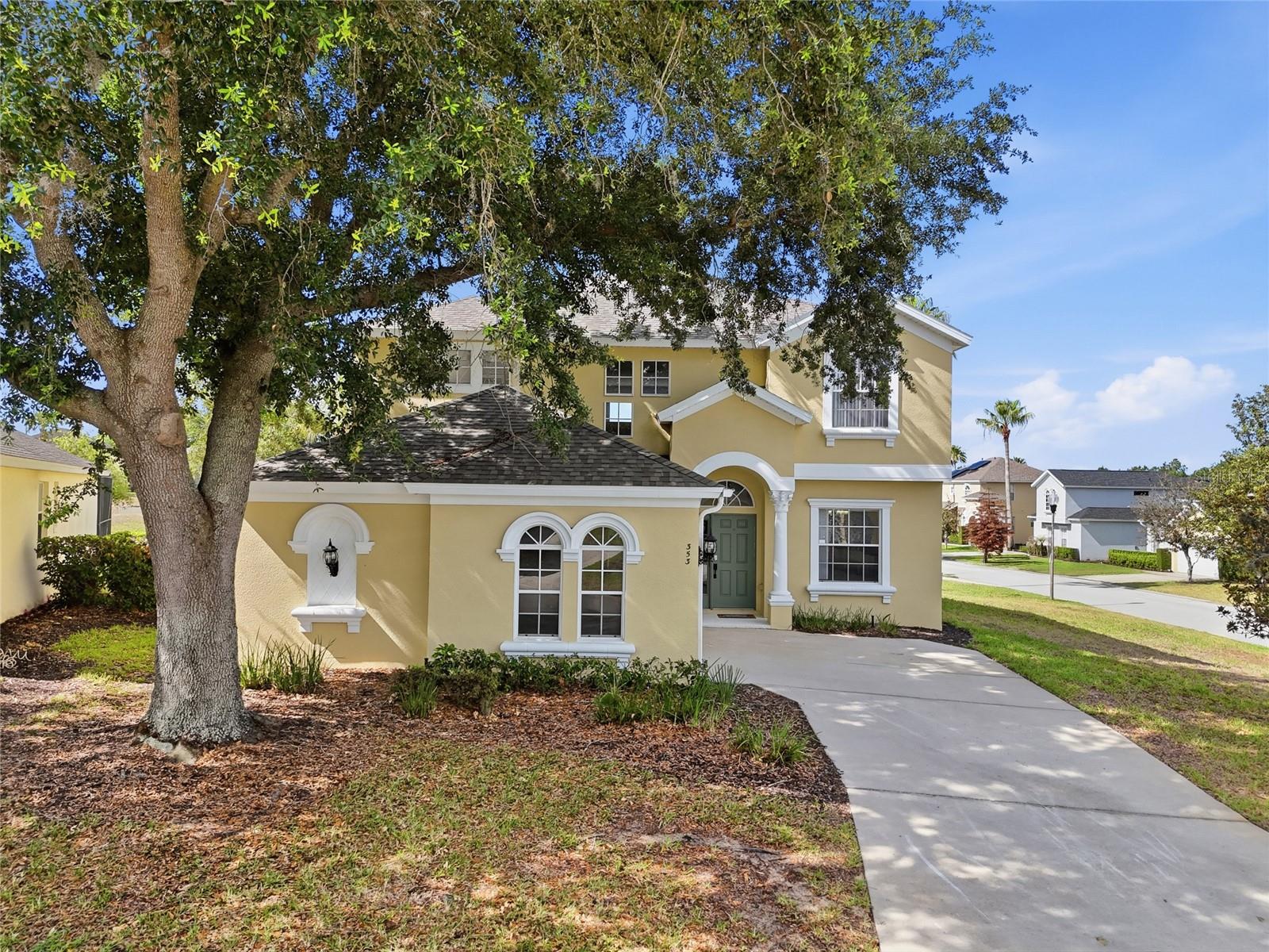 Single Family Residence in DAVENPORT, FL - Daniel Dourado